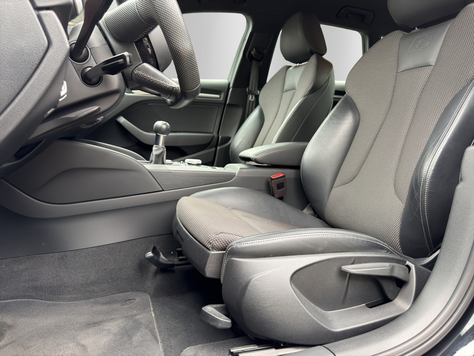 AUDI A3 35 TFSI Sport-image-11