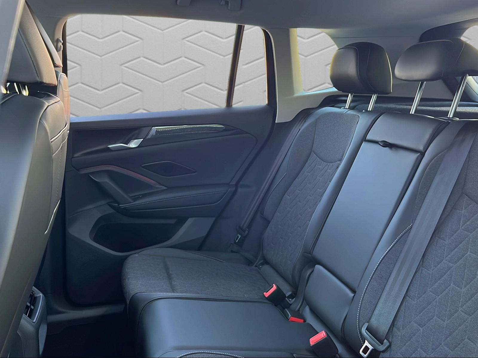VW Tiguan 2.0 TSI DSG United 4Motion-image-12