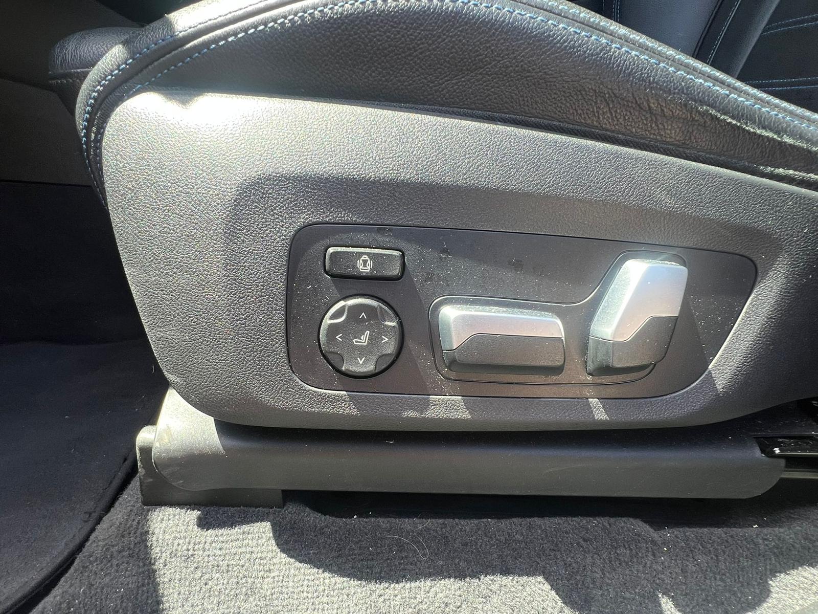 BMW X3 xDrive 30i Luxury Line Steptronic-image-9