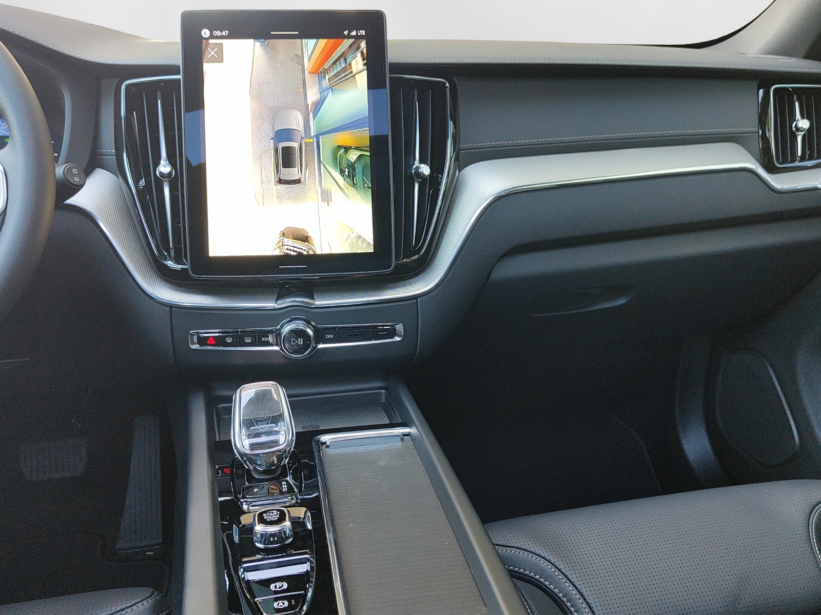 VOLVO XC60 2.0 T8 TE Ultra Bright eAWD-image-8