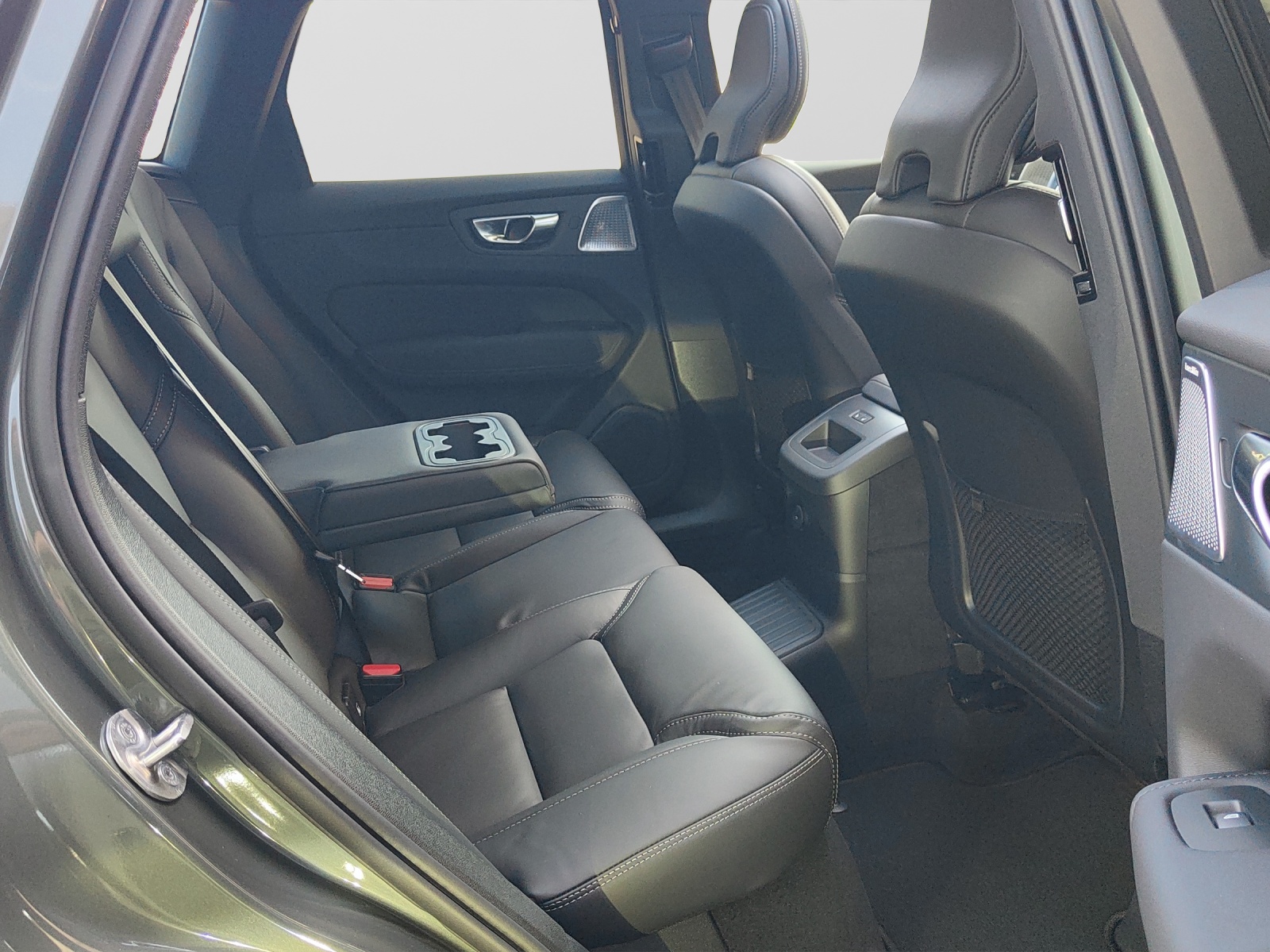 VOLVO XC60 2.0 T8 TE Ultra Bright eAWD-image-5