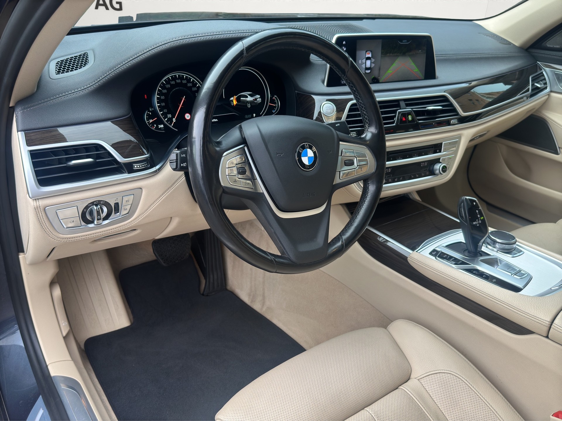 BMW 750i xDrive (CH) Swiss Premium-image-11