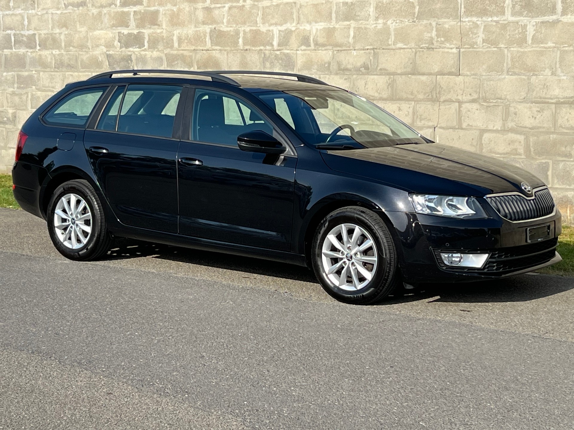 SKODA Octavia Combi 1.4 TSI Ambition DSG-image-3
