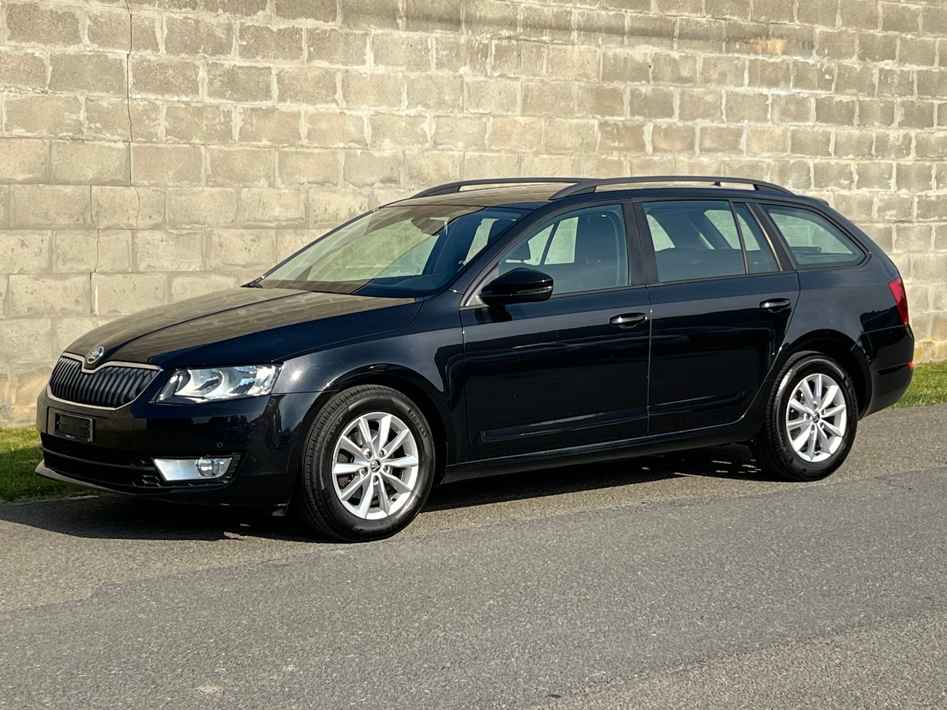 SKODA Octavia Combi 1.4 TSI Ambition DSG-image-0