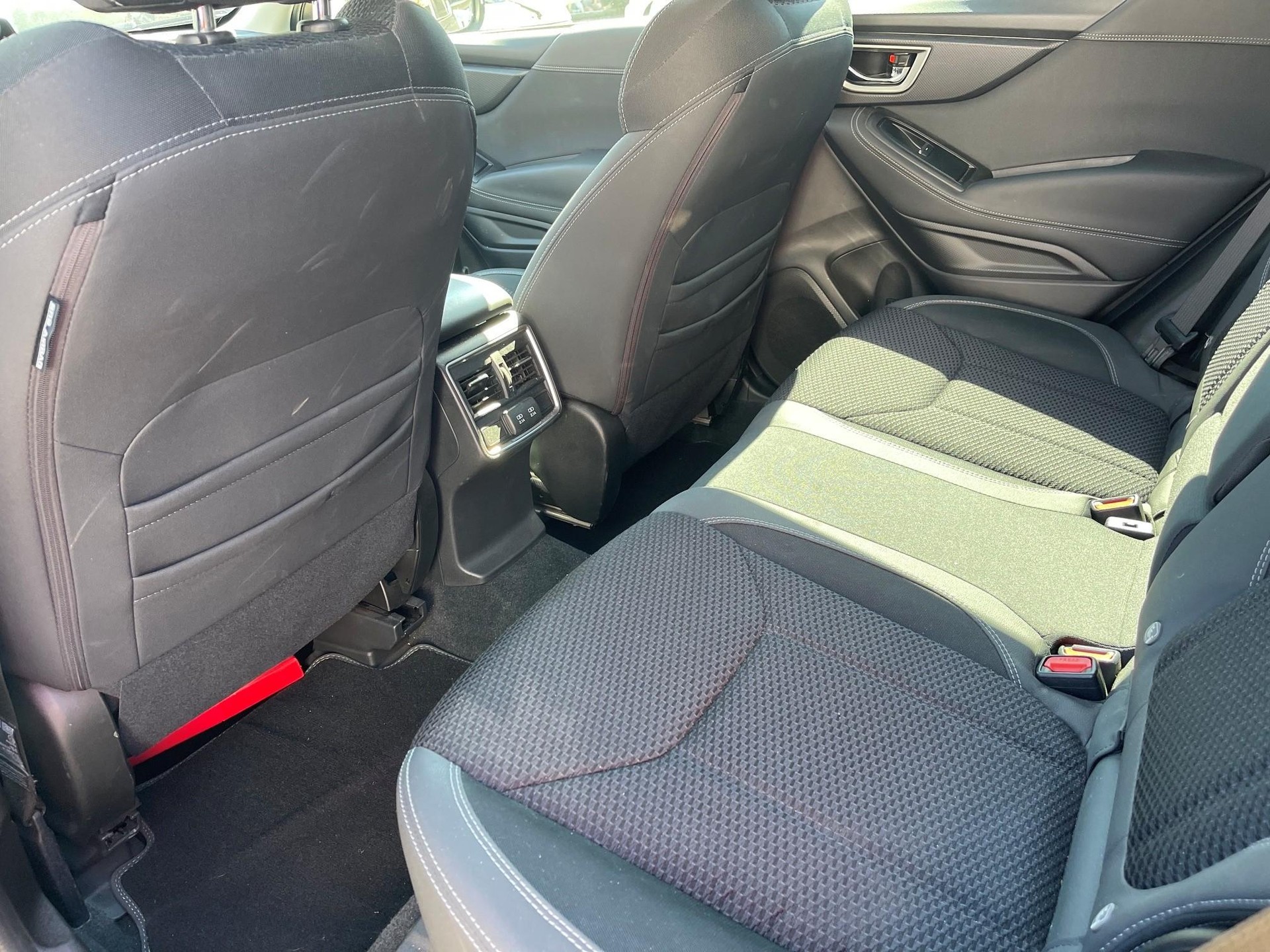 SUBARU Forester Station 2.0i e-Boxer Swiss Plus-image-3