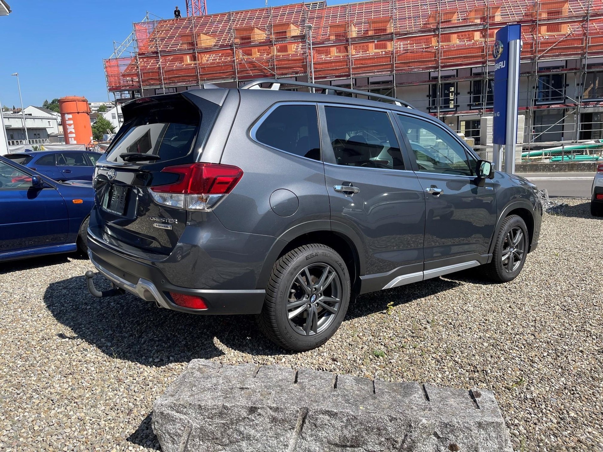 SUBARU Forester Station 2.0i e-Boxer Swiss Plus-image-1