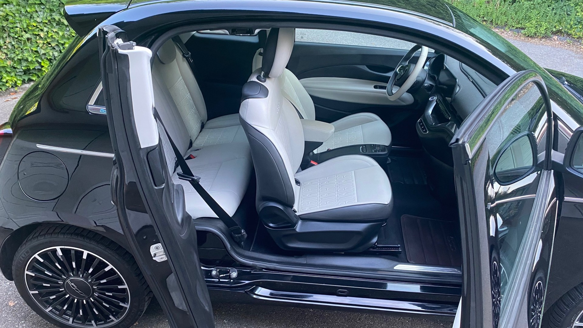 FIAT 500 3+1 electric 87 kW La Prima-image-4