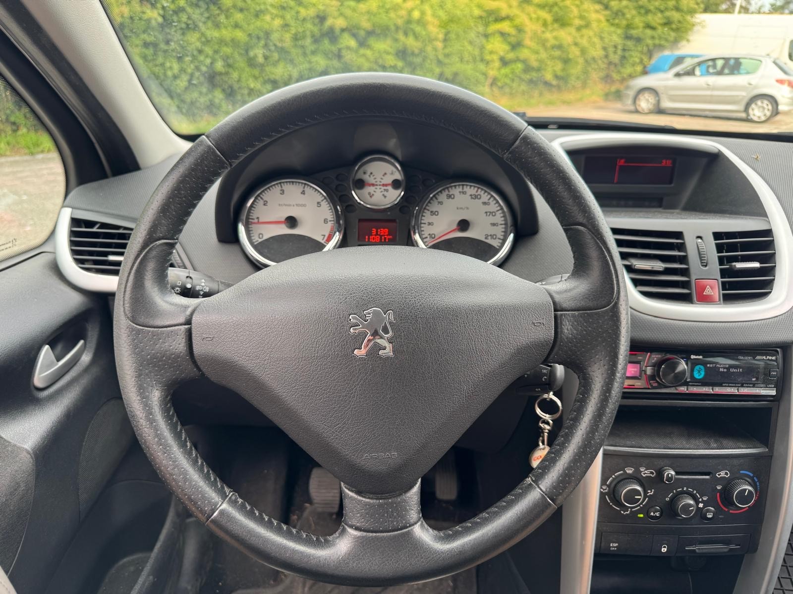 PEUGEOT 207 1.4 16V Active-image-11