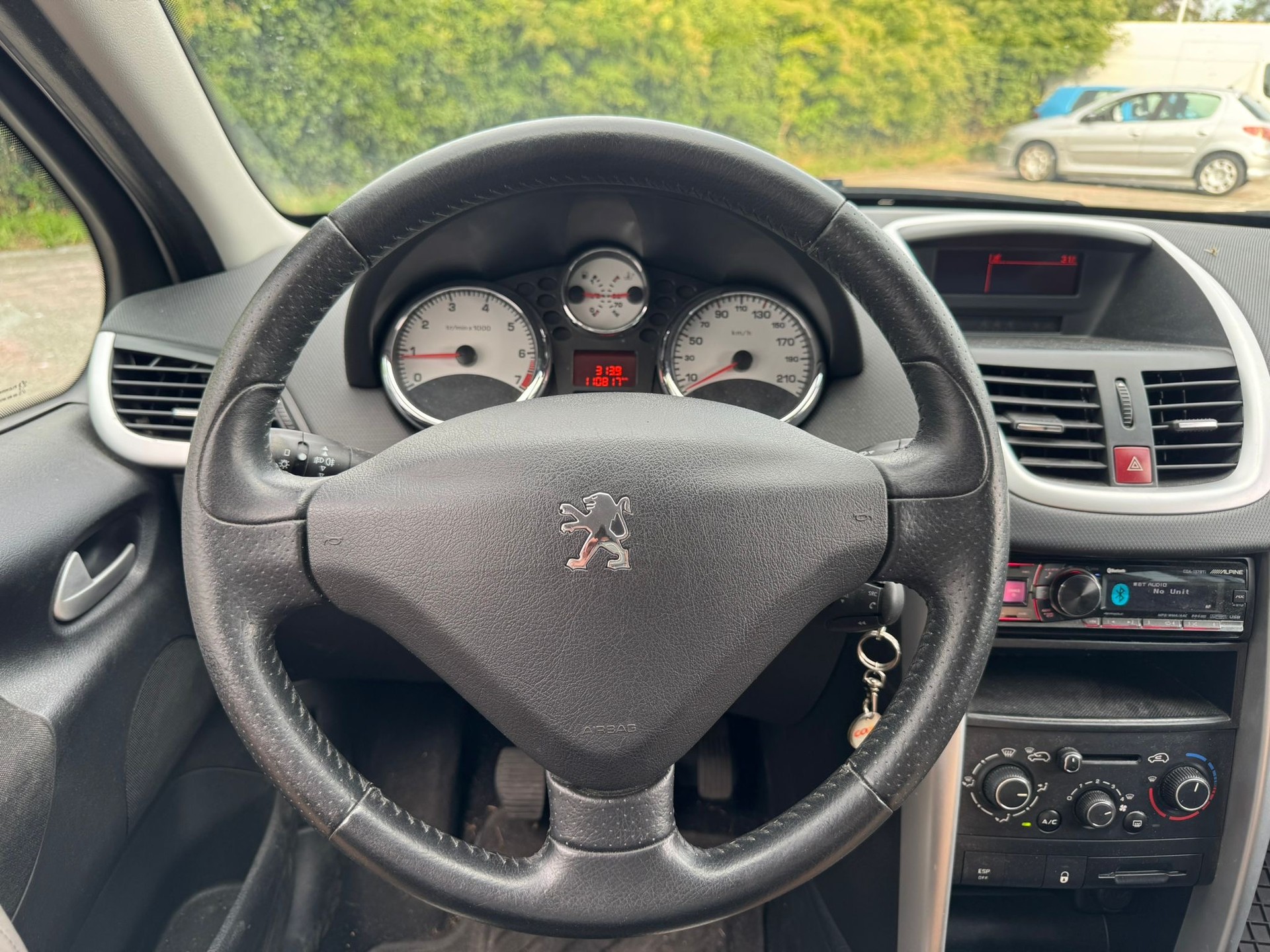 PEUGEOT 207 1.4 16V Active-image-12
