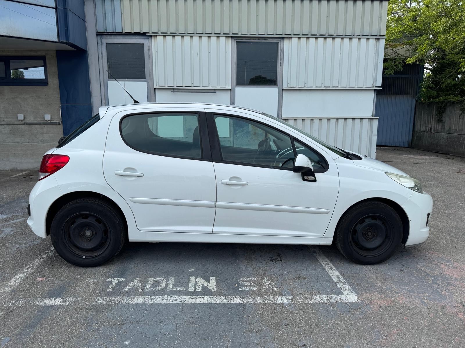 PEUGEOT 207 1.4 16V Active-image-2