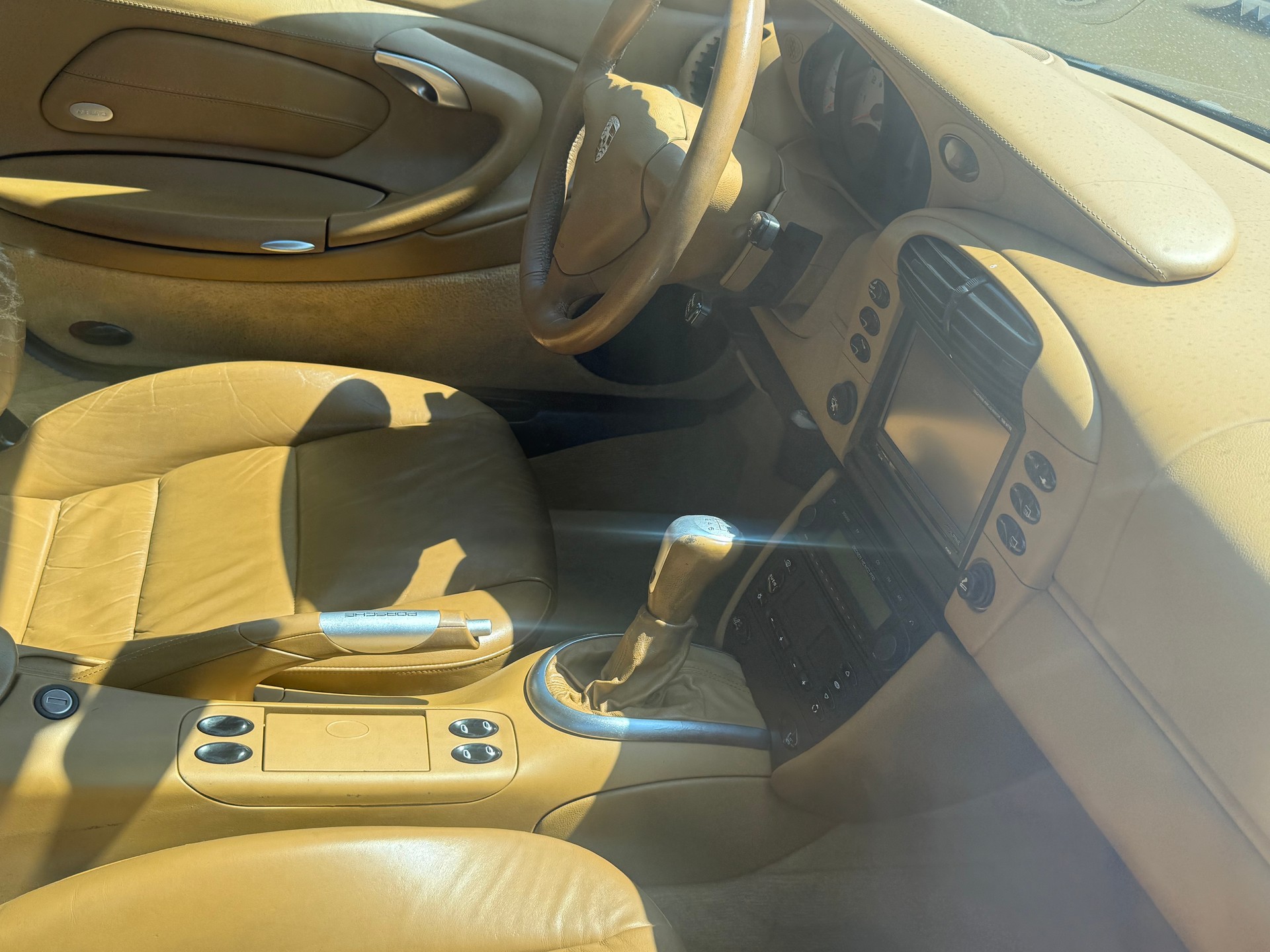PORSCHE 911 Carrera-image-18
