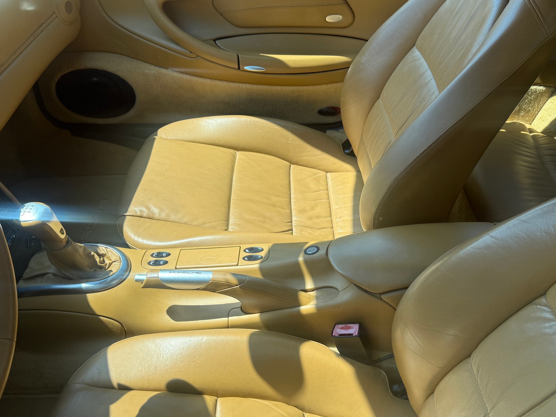 PORSCHE 911 Carrera-image-17