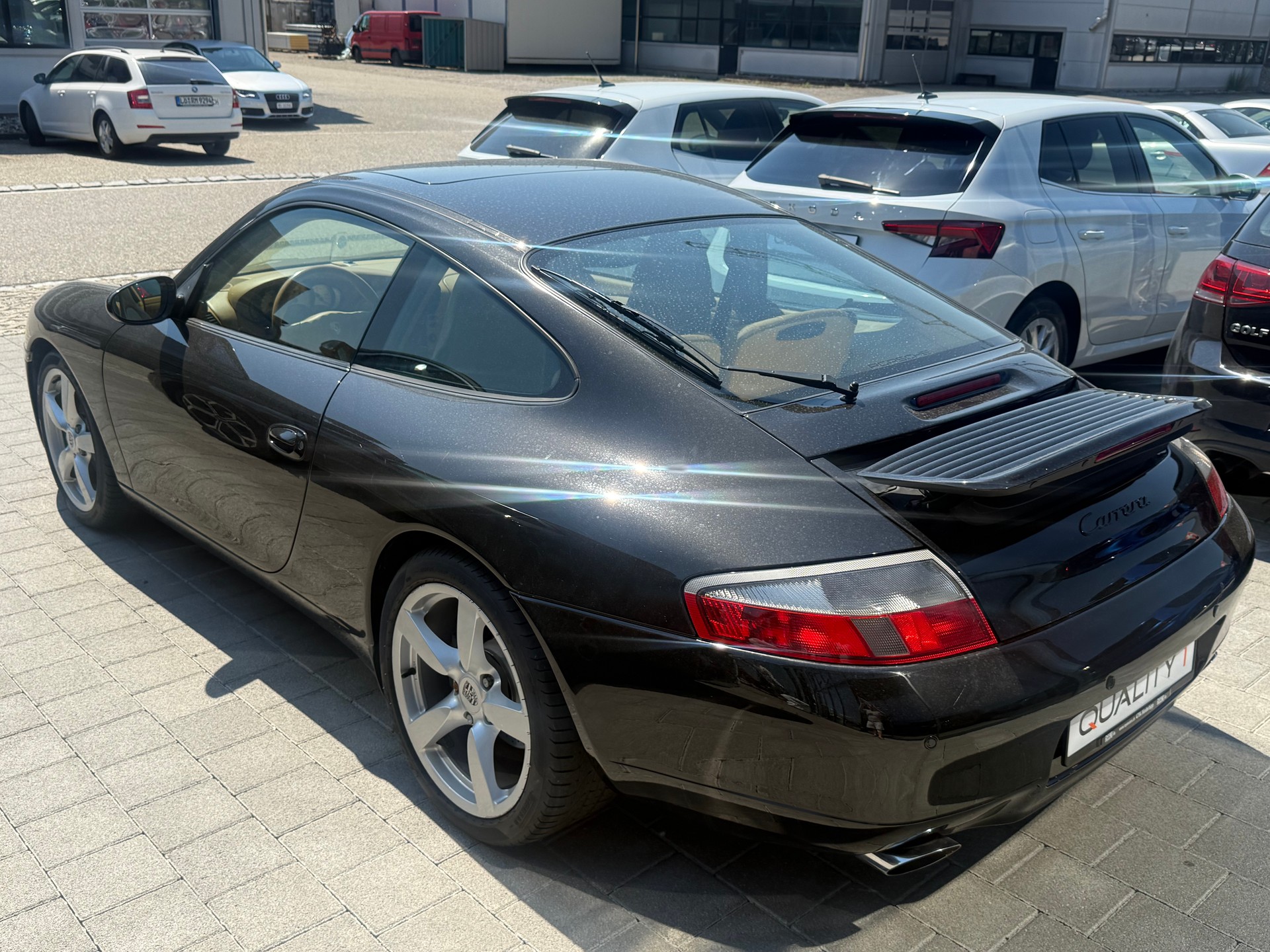 PORSCHE 911 Carrera-image-14