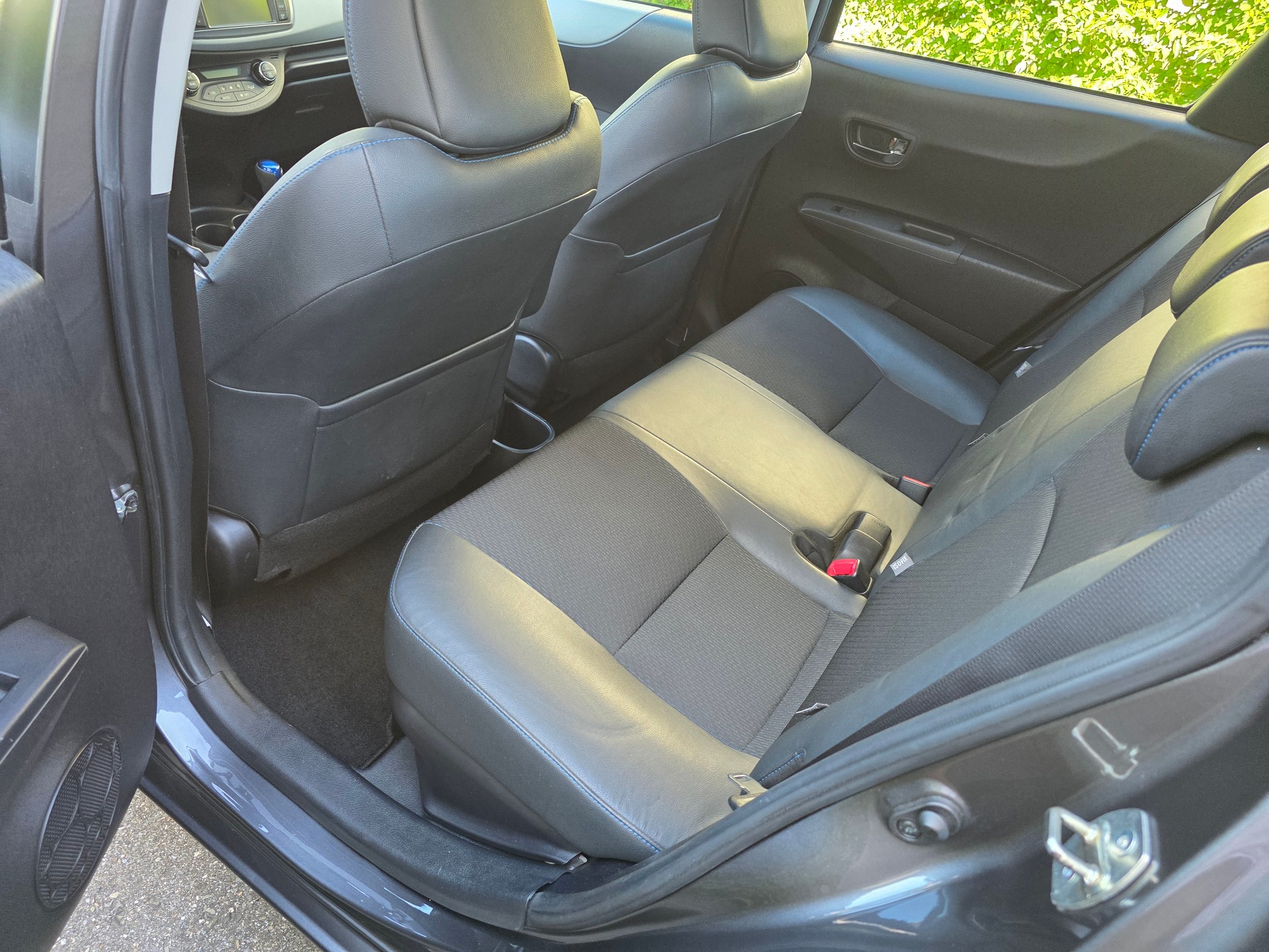 TOYOTA Yaris 1.5 VVT-i Hybrid Sol CVT-image-7