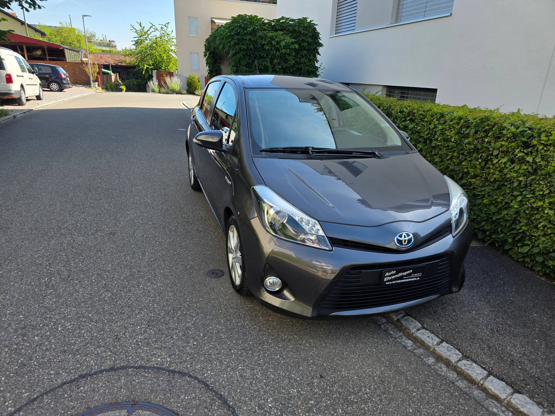 TOYOTA Yaris 1.5 VVT-i Hybrid Sol CVT-image-2