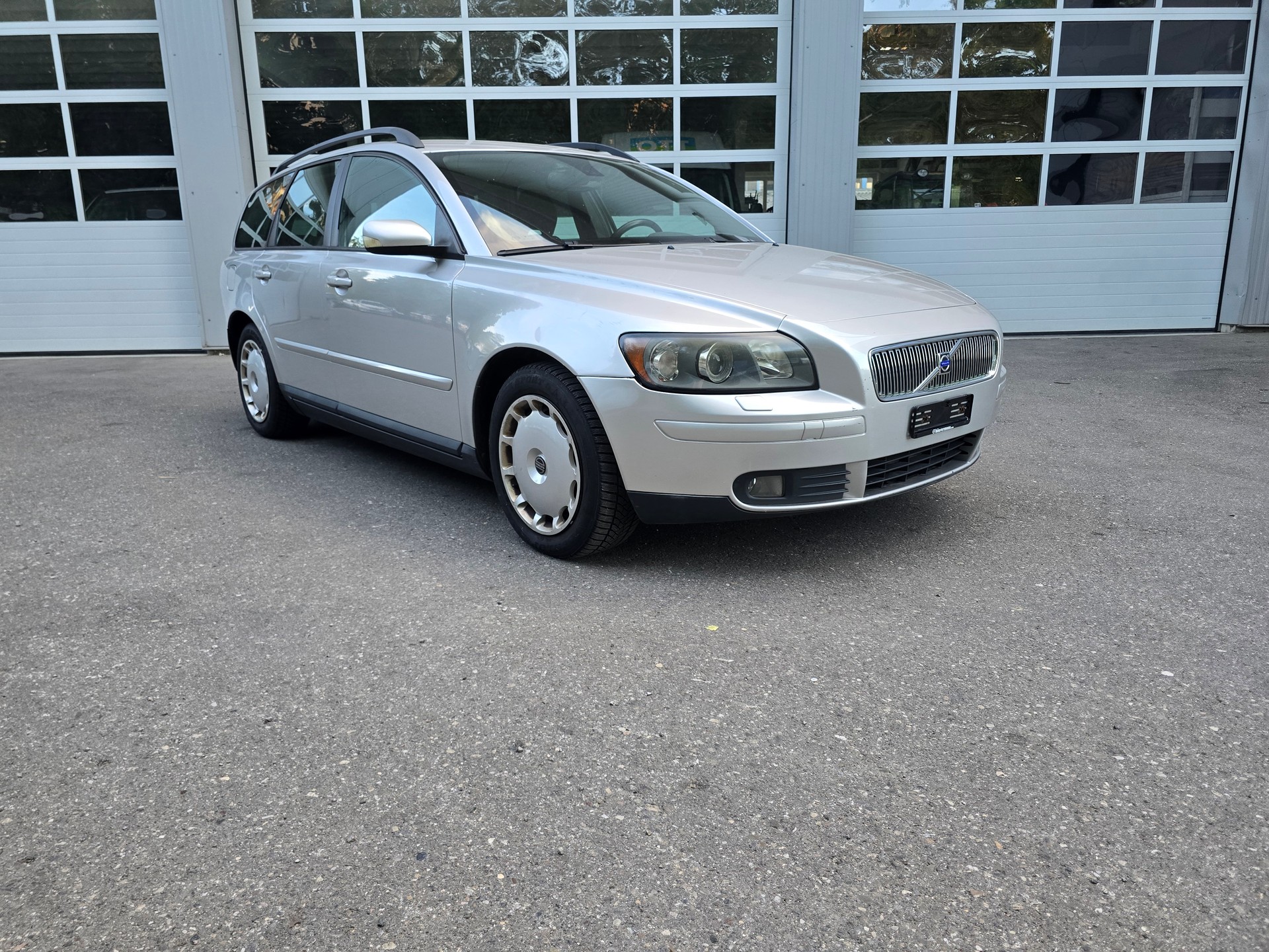 VOLVO V50 2.0D-image-2