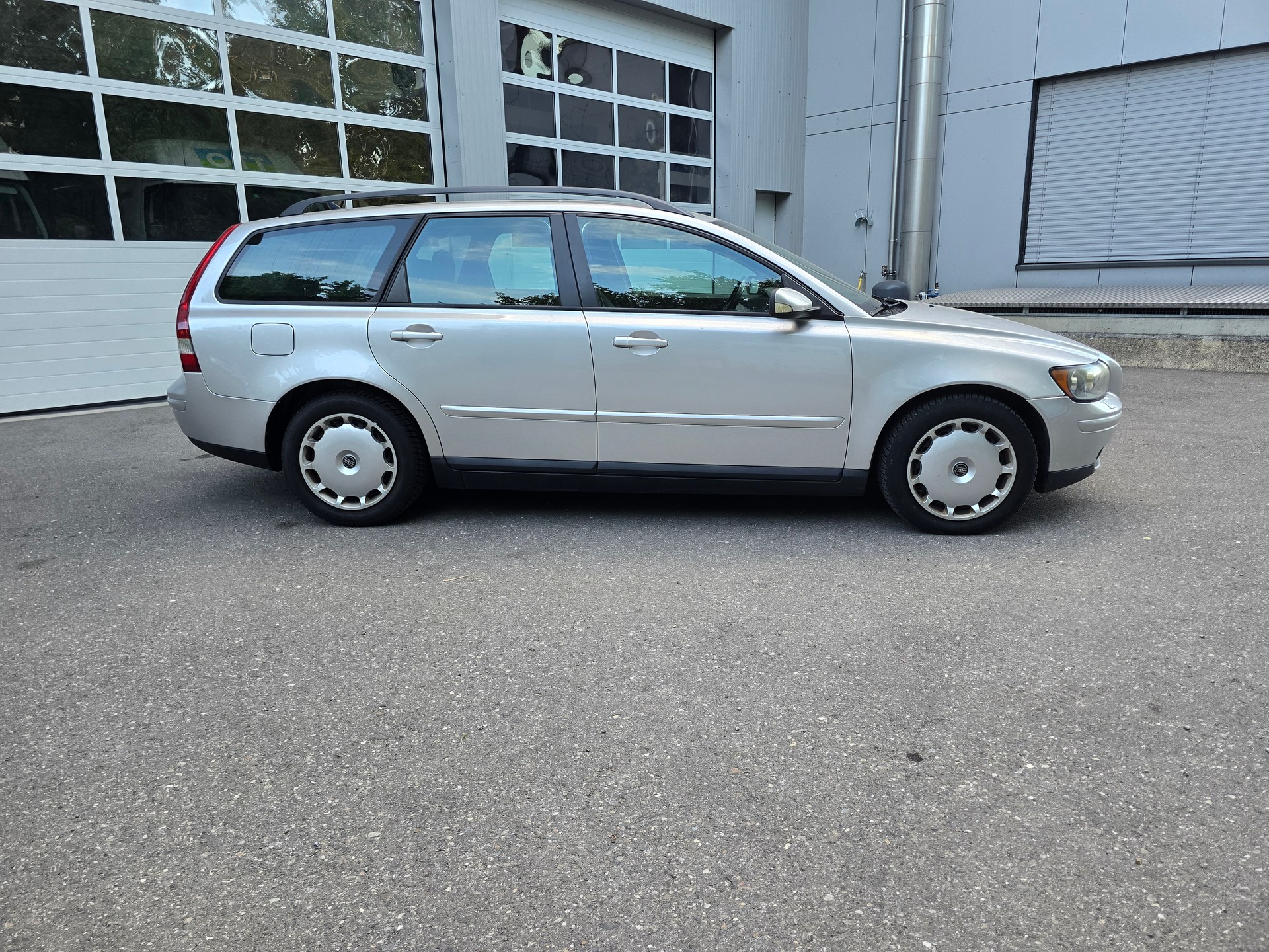 VOLVO V50 2.0D-image-3