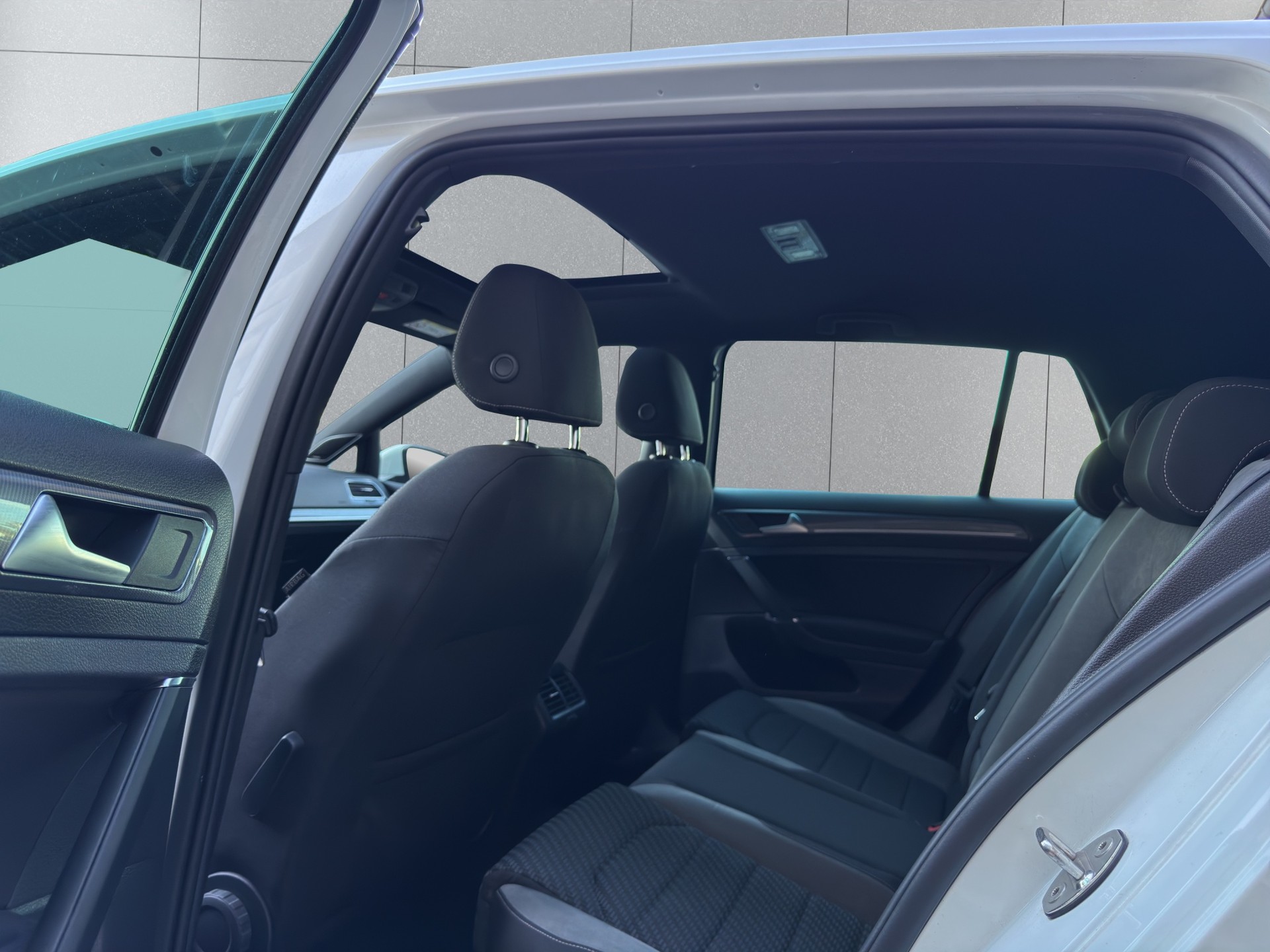 VW Golf 1.5 TSI EVO Highline DSG-image-9