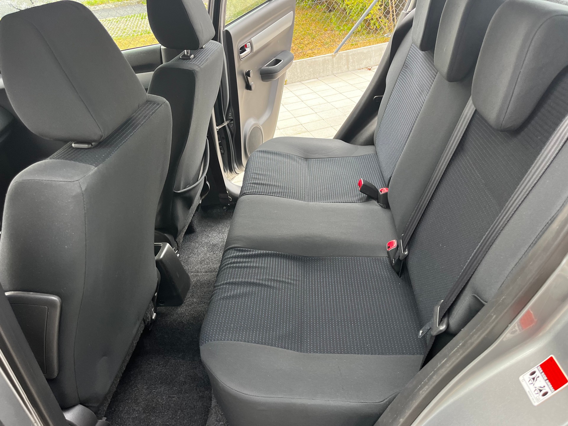 SUZUKI Swift 1.5i 16V VVT GL Top-image-11