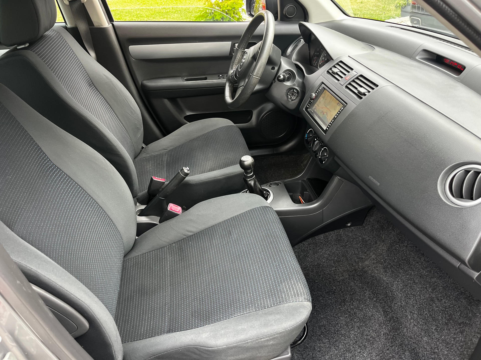 SUZUKI Swift 1.5i 16V VVT GL Top-image-8