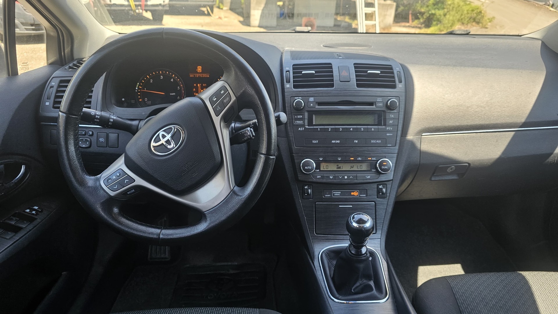 TOYOTA Avensis Sportswagon 2.2D-4D Linea Sol-image-8