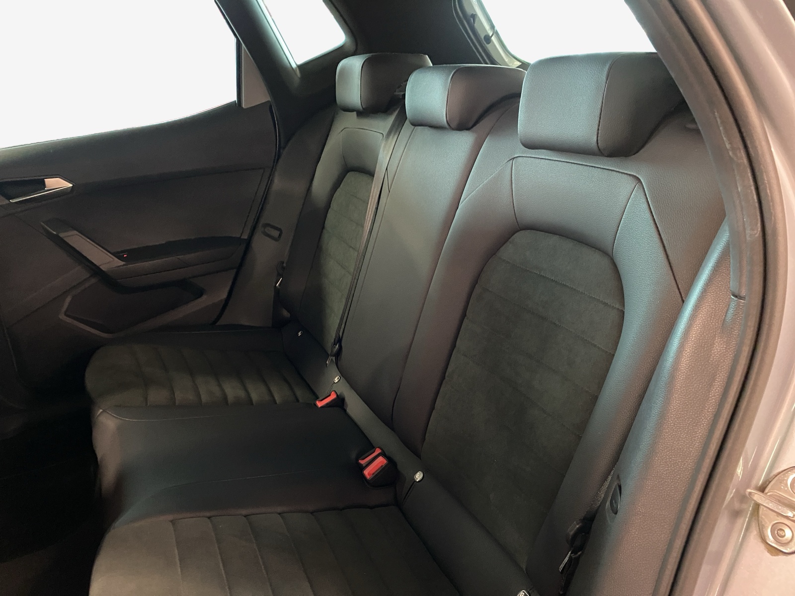 SEAT Arona 1.0 TSI Eco Hola FR DSG-image-11