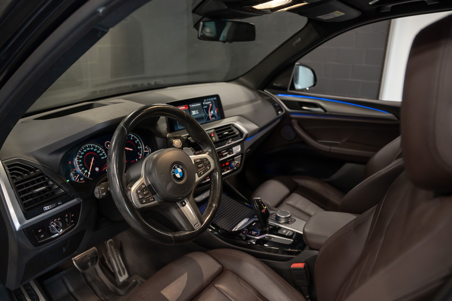 BMW X3 xDrive 30i M Sport / CH Auto / Lenkradheizung / Pano- Schiebedach / AHK / Head-Up Display /-image-9