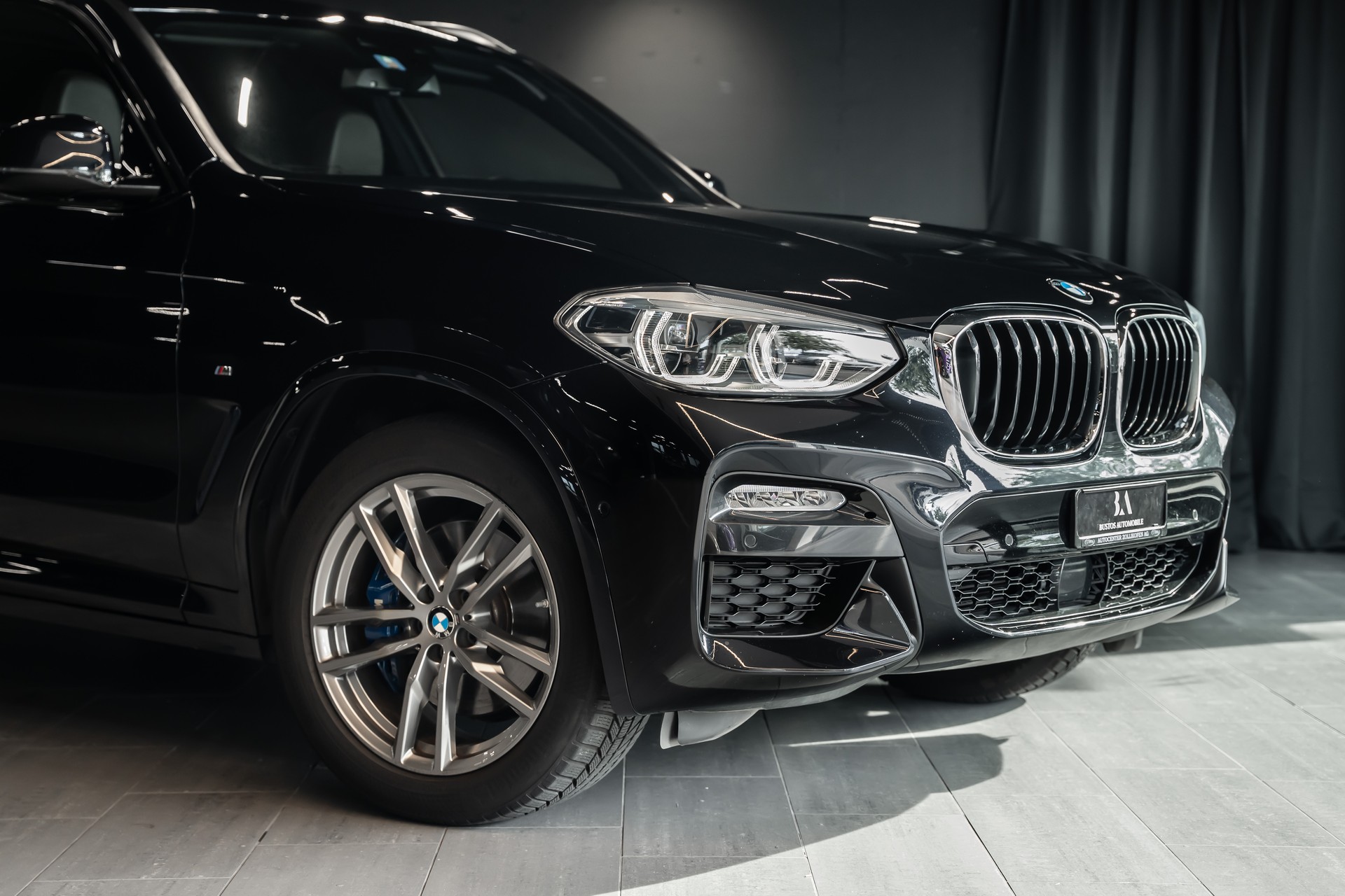 BMW X3 xDrive 30i M Sport / CH Auto / Lenkradheizung / Pano- Schiebedach / AHK / Head-Up Display /-image-1