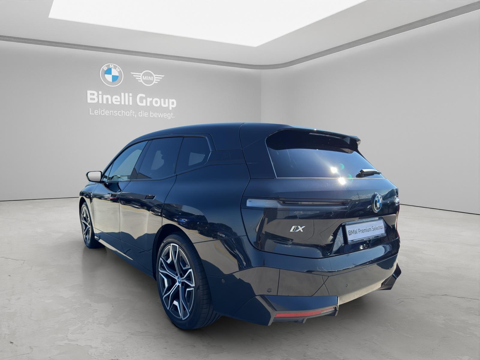 BMW iX xDrive50-image-14