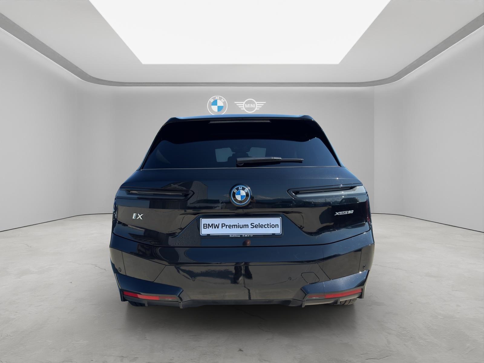 BMW iX xDrive50-image-15