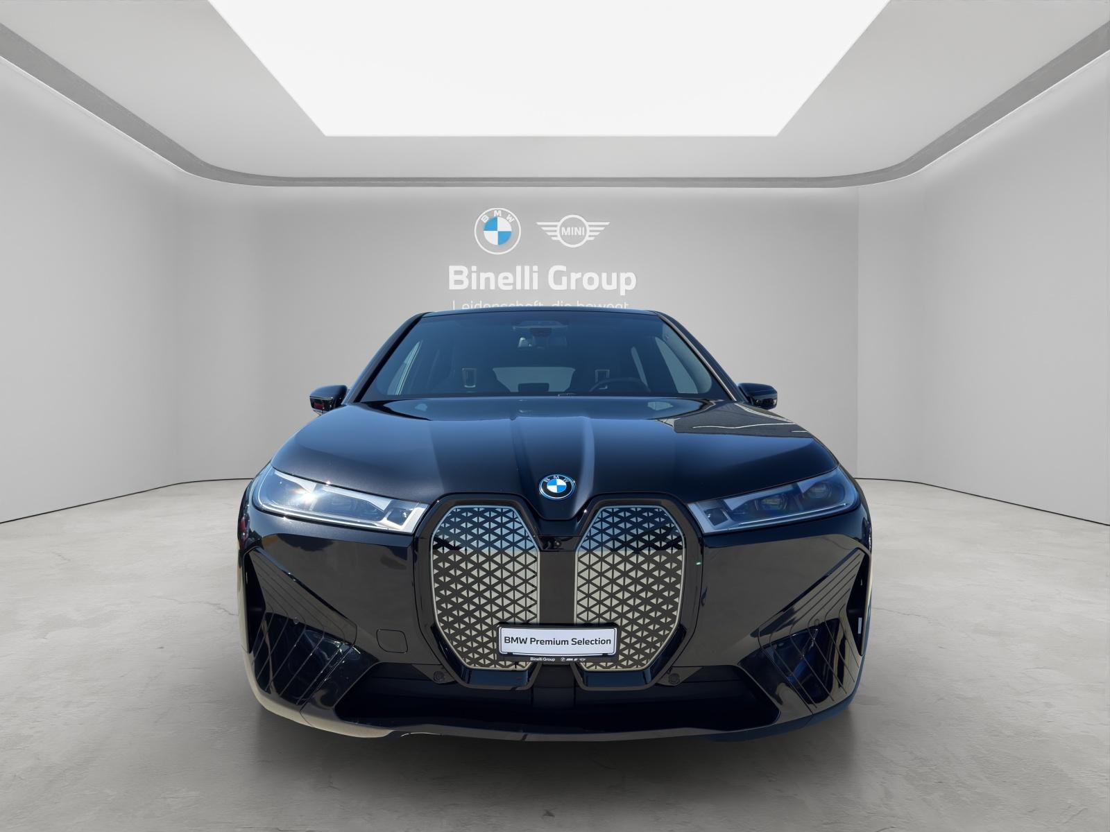 BMW iX xDrive50-image-2