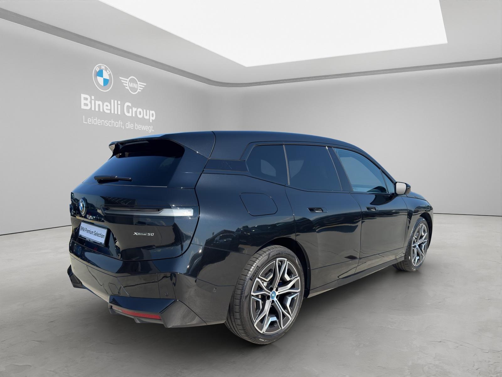 BMW iX xDrive50-image-18