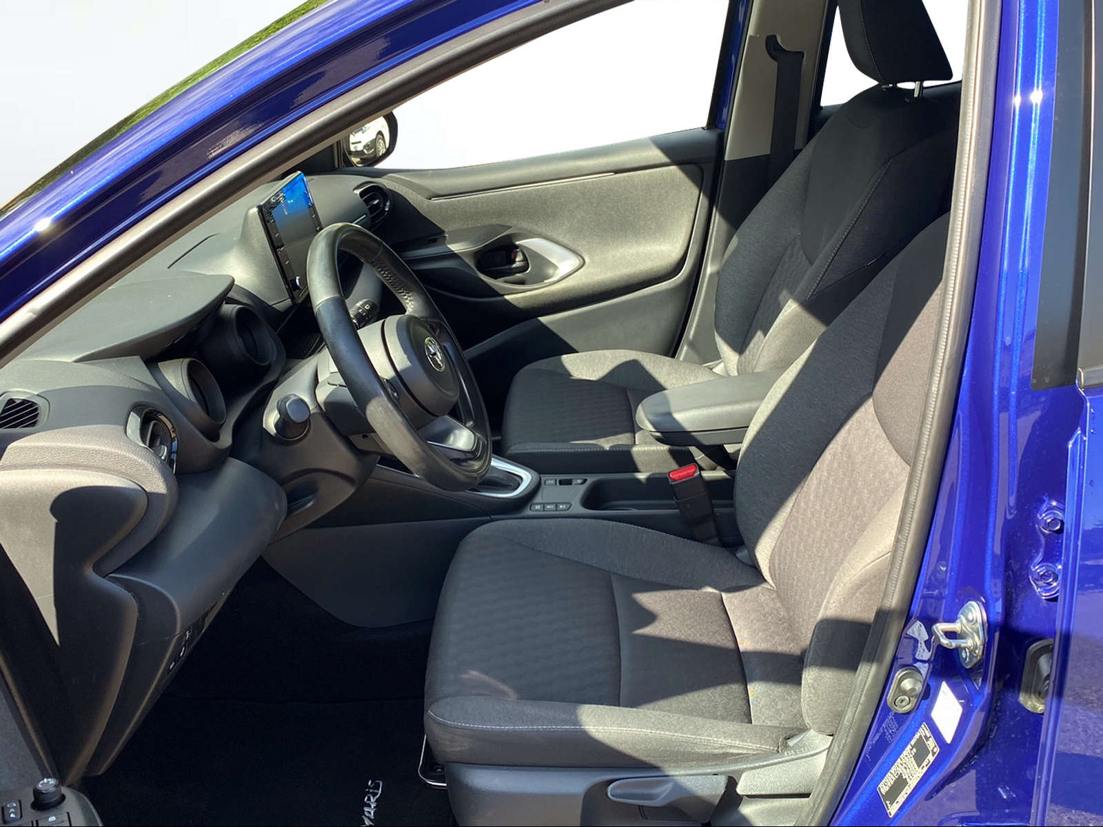 TOYOTA Yaris 1.5 Trend e-CVT-image-3