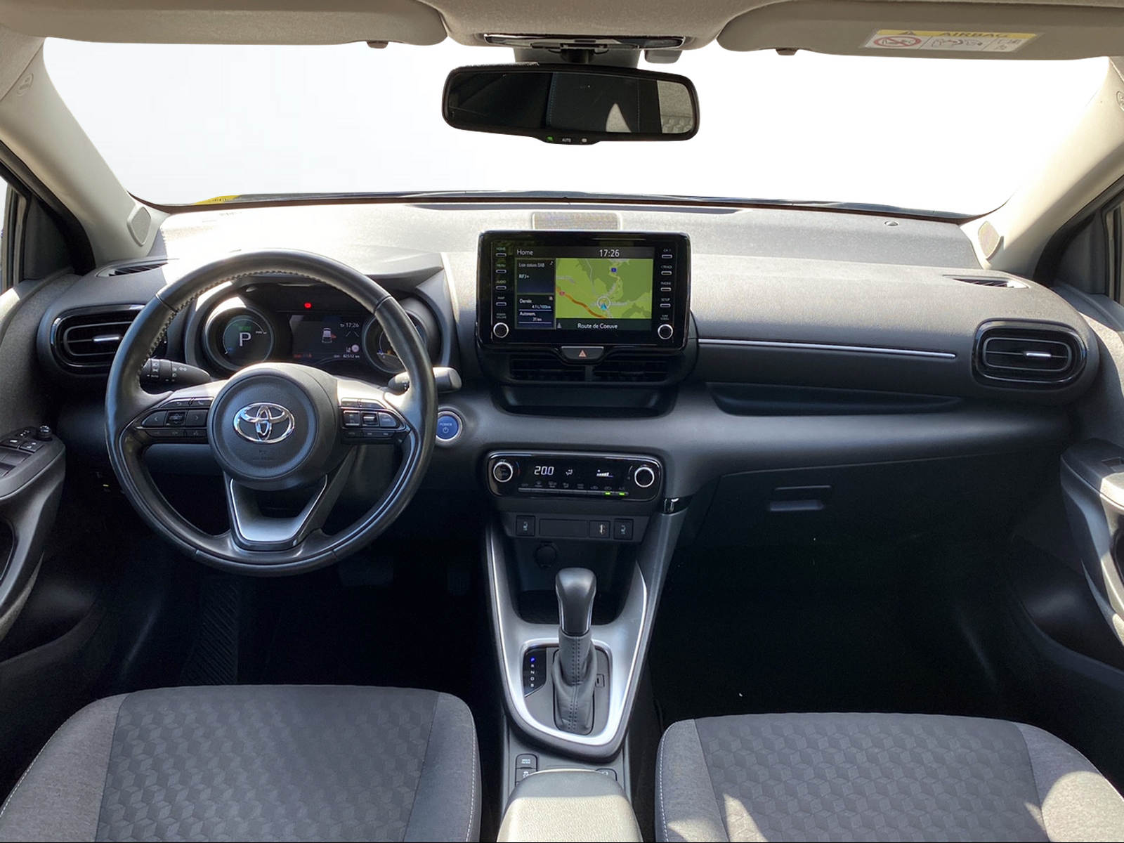 TOYOTA Yaris 1.5 Trend e-CVT-image-5