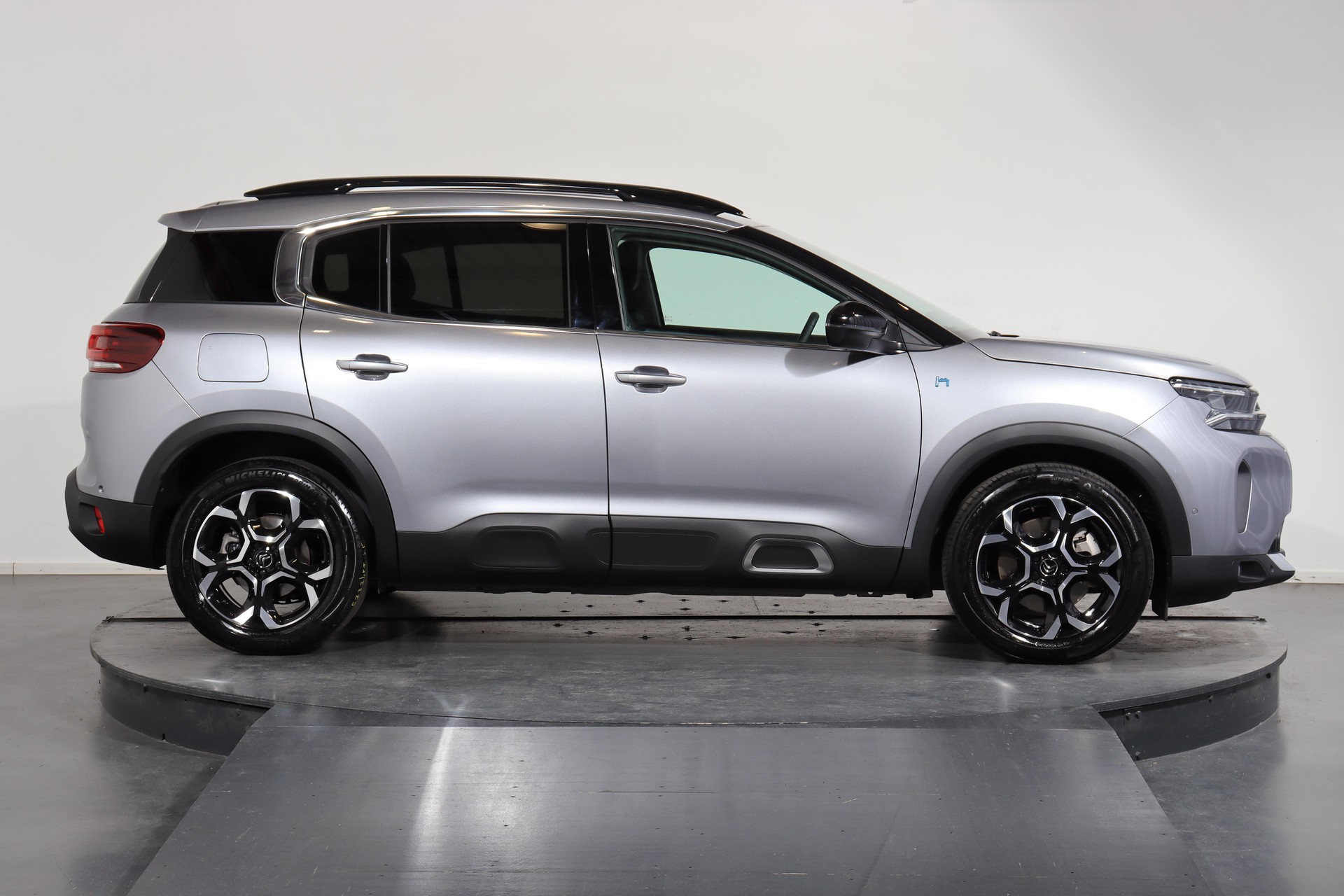 CITROEN C5 Aircross 1.6 Plug-in Hybrid Shine-image-1