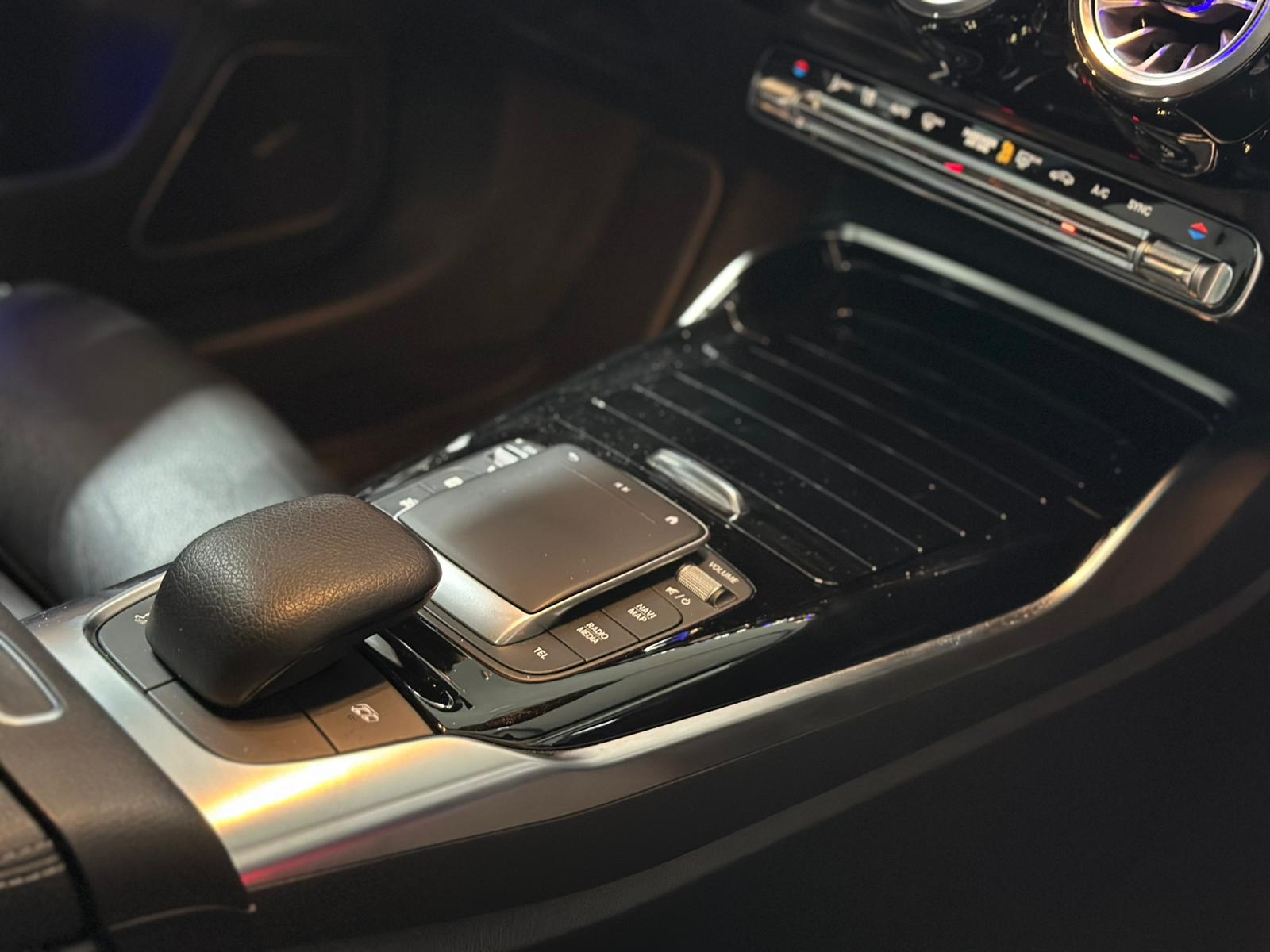 MERCEDES-BENZ A 45 S AMG 4Matic+ Speedshift-image-12