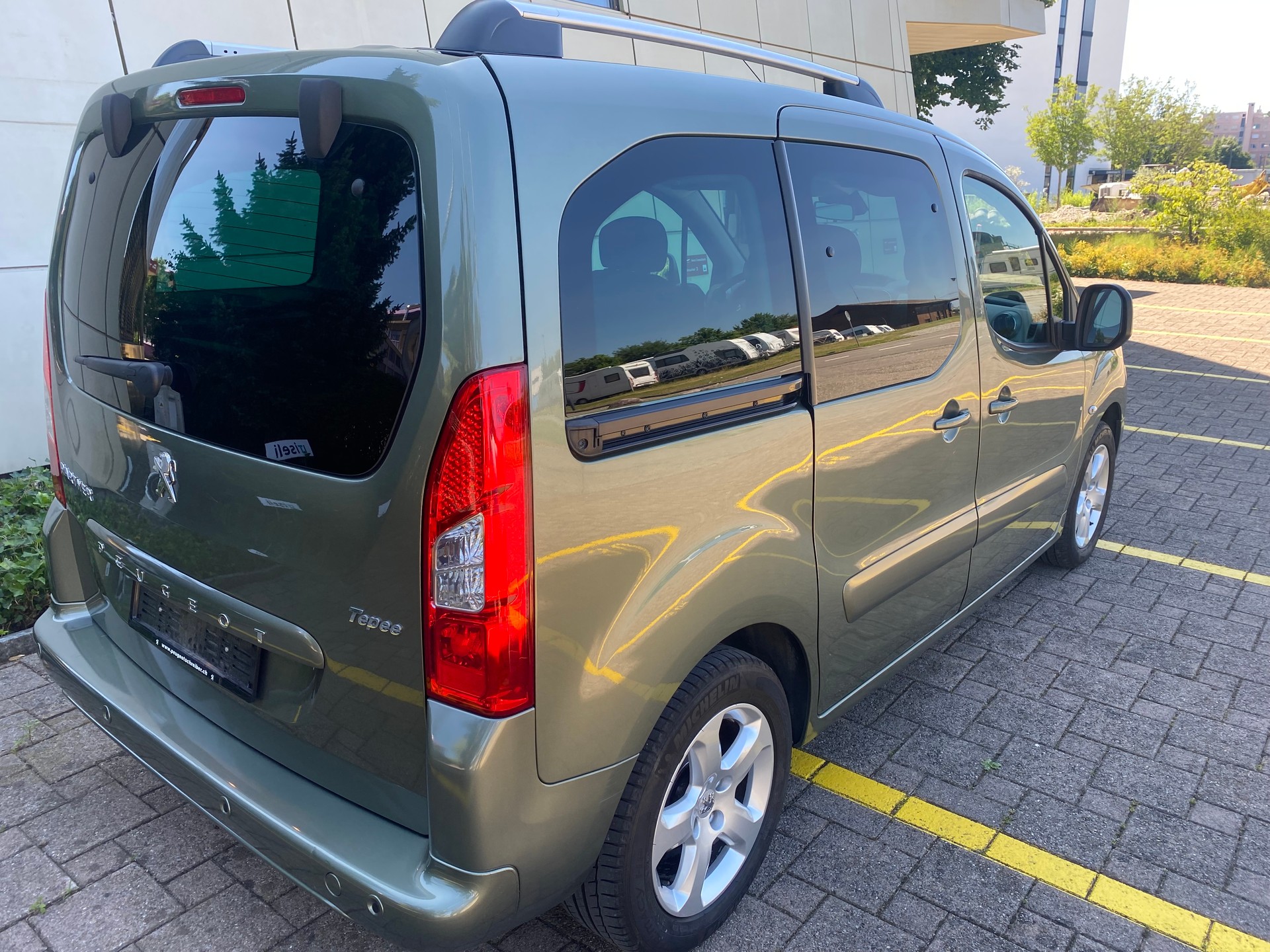 PEUGEOT Partner 1.6 HDI Outdoor-image-4