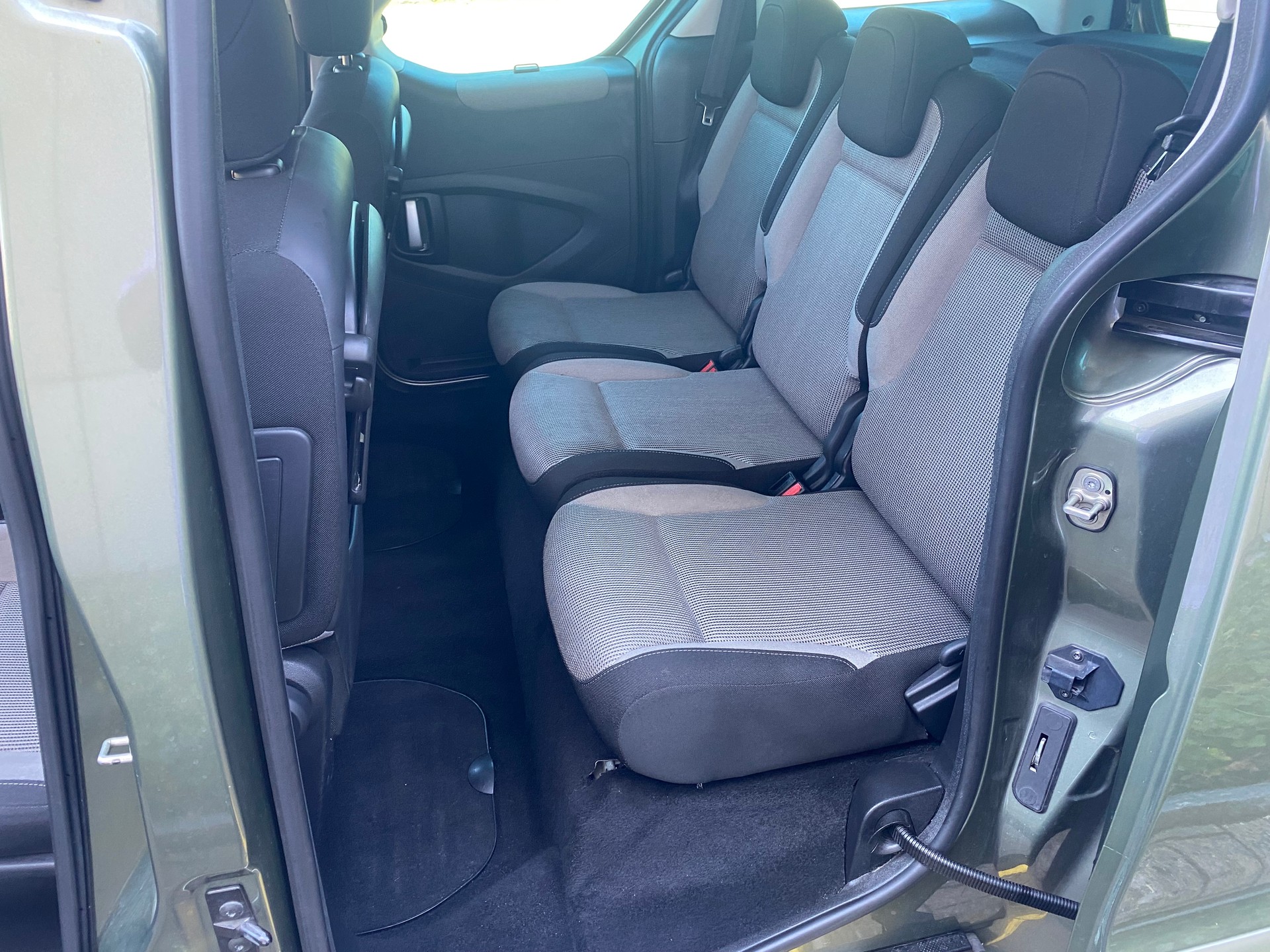 PEUGEOT Partner 1.6 HDI Outdoor-image-8