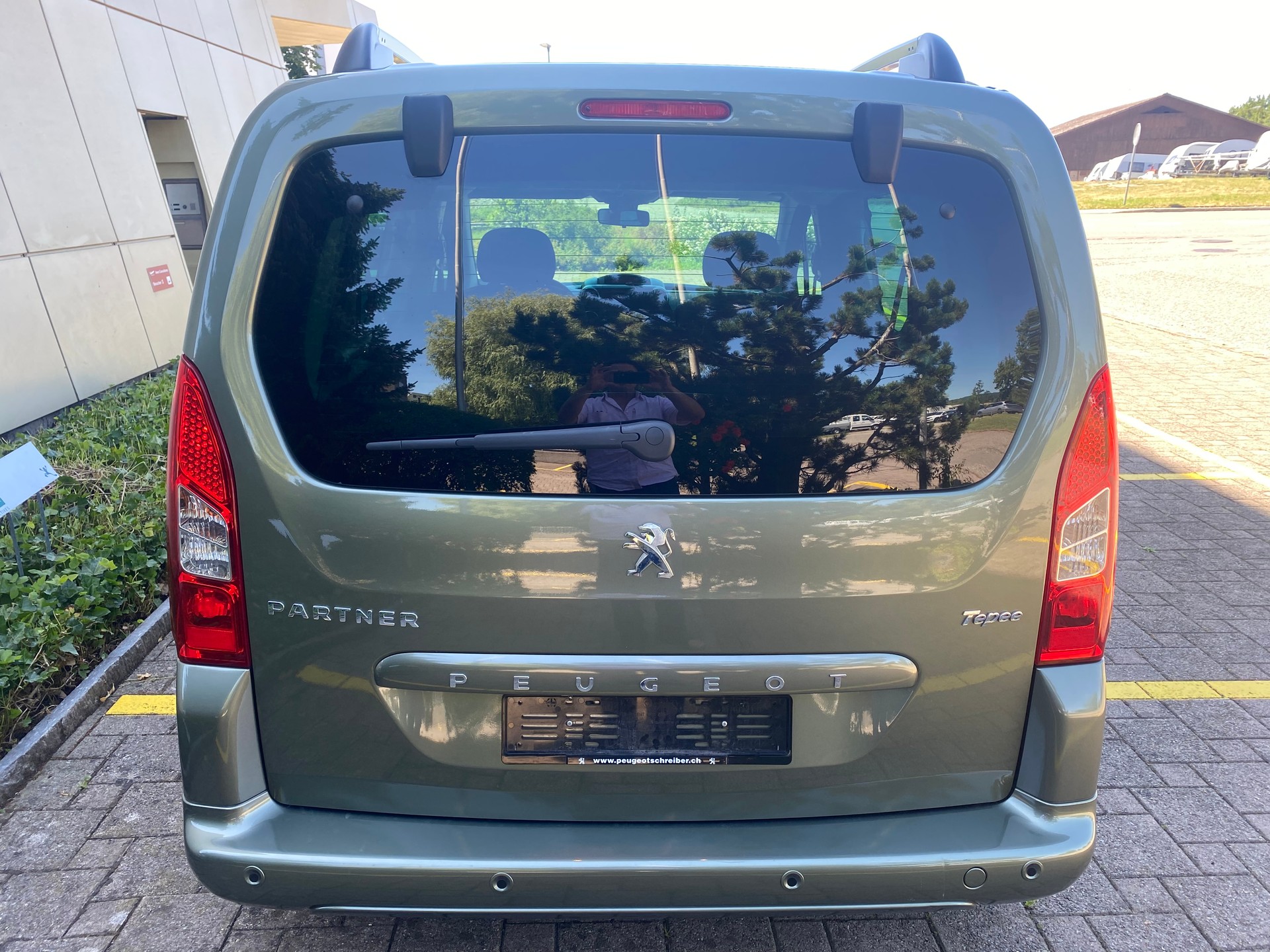 PEUGEOT Partner 1.6 HDI Outdoor-image-5