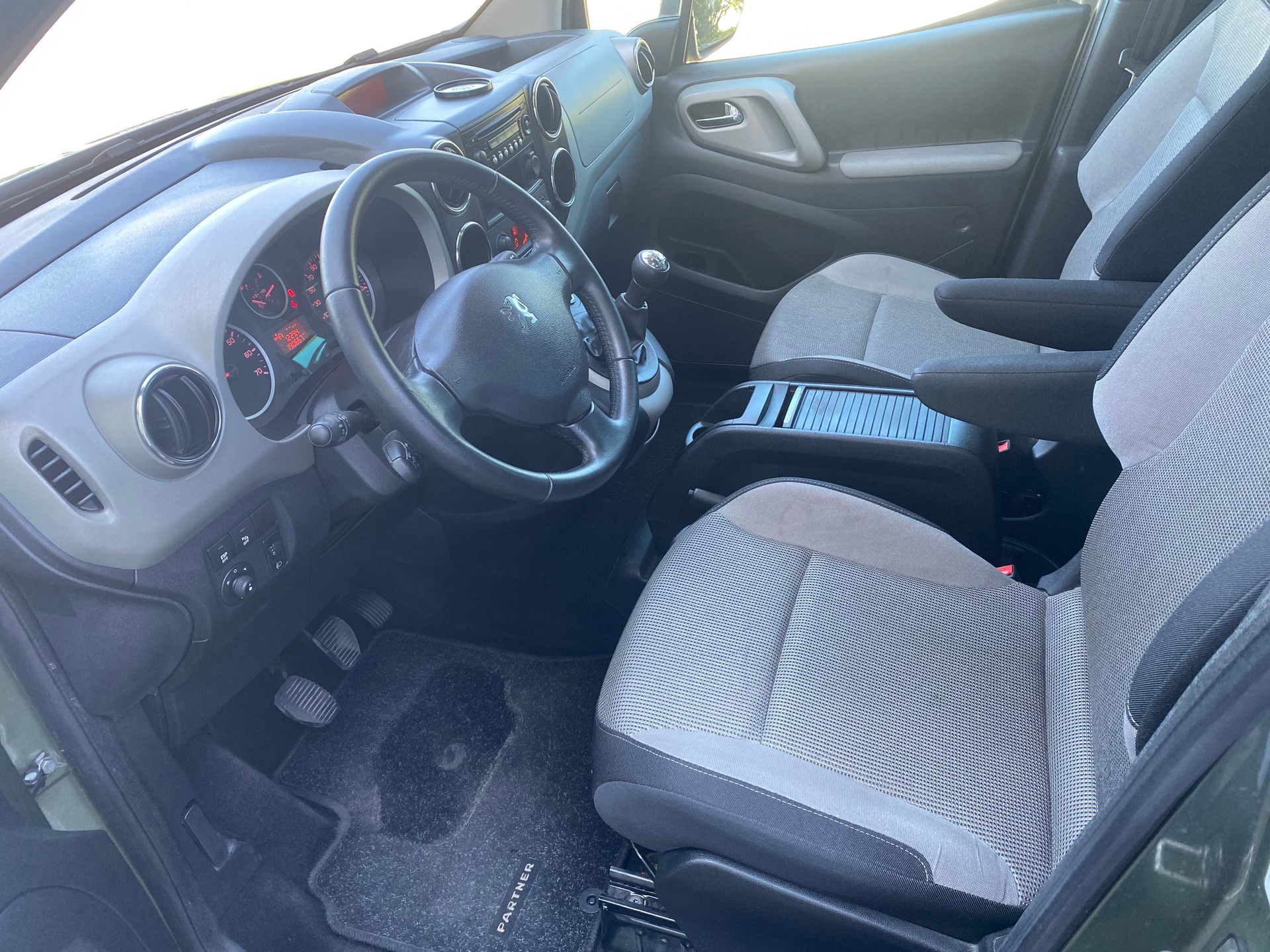 PEUGEOT Partner 1.6 HDI Outdoor-image-7