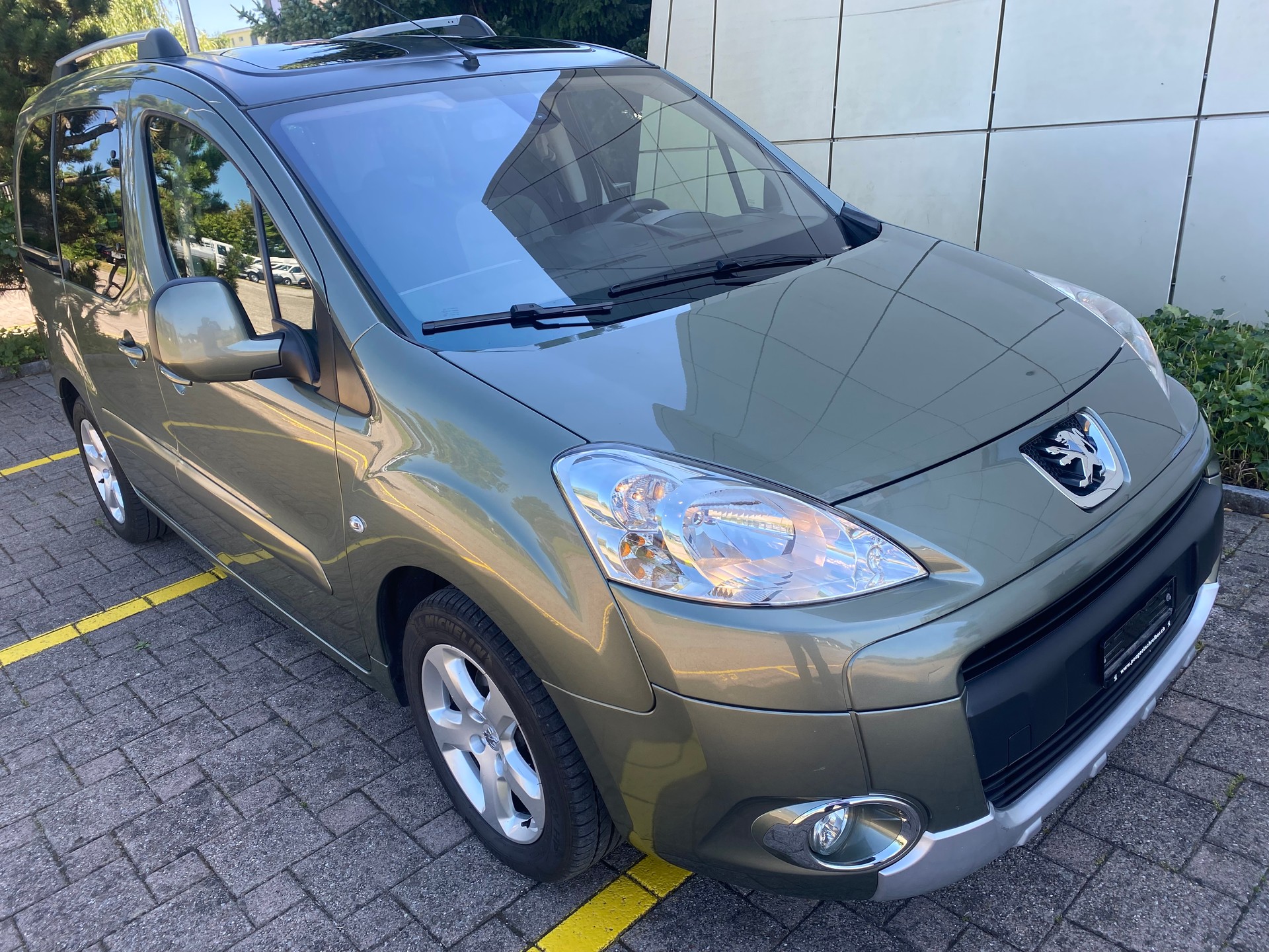 PEUGEOT Partner 1.6 HDI Outdoor-image-2