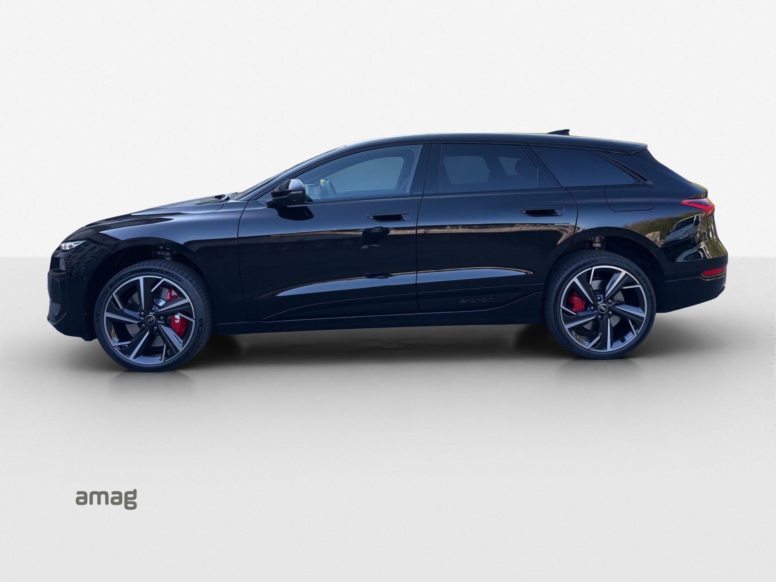 AUDI S6 Avant e-tron quattro-image-1