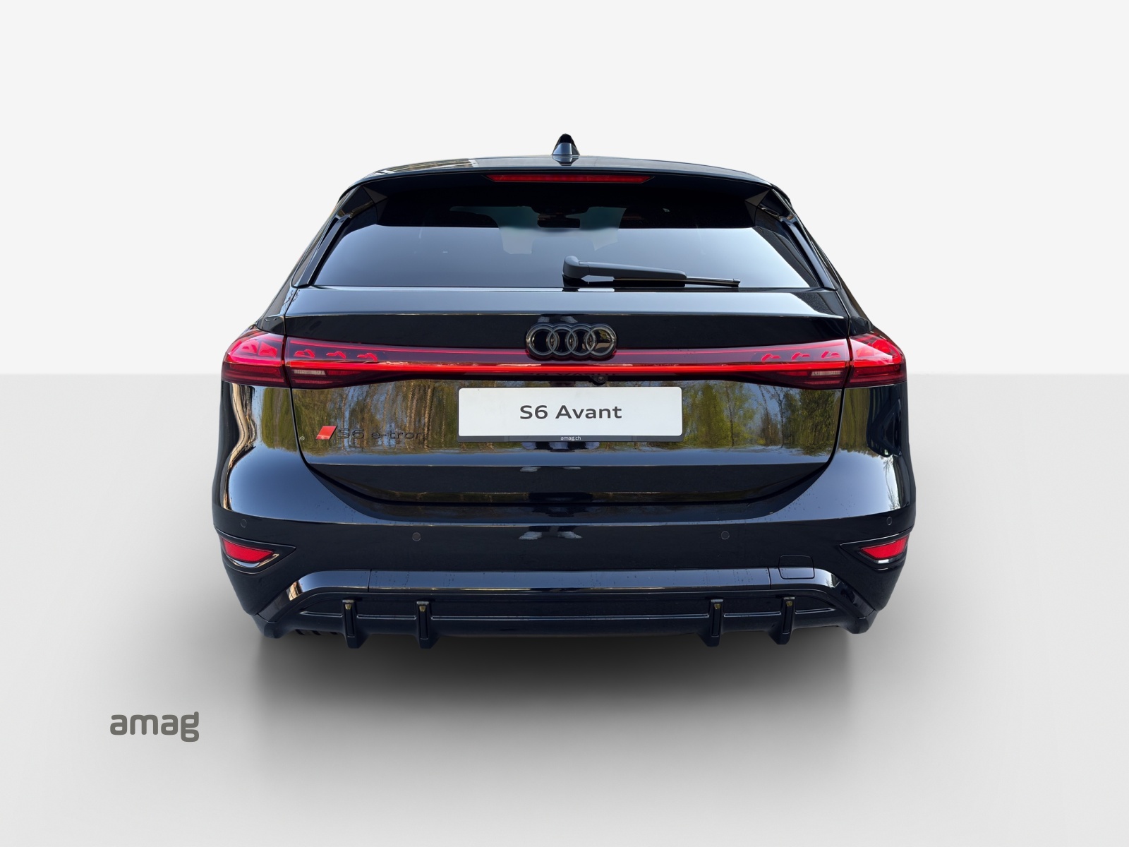 AUDI S6 Avant e-tron quattro-image-3