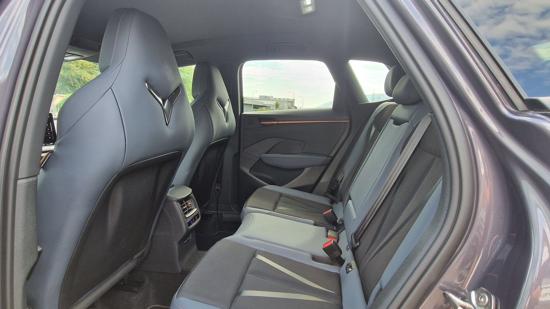 CUPRA Terramar 1.5 eHybrid DSG VZ-image-12