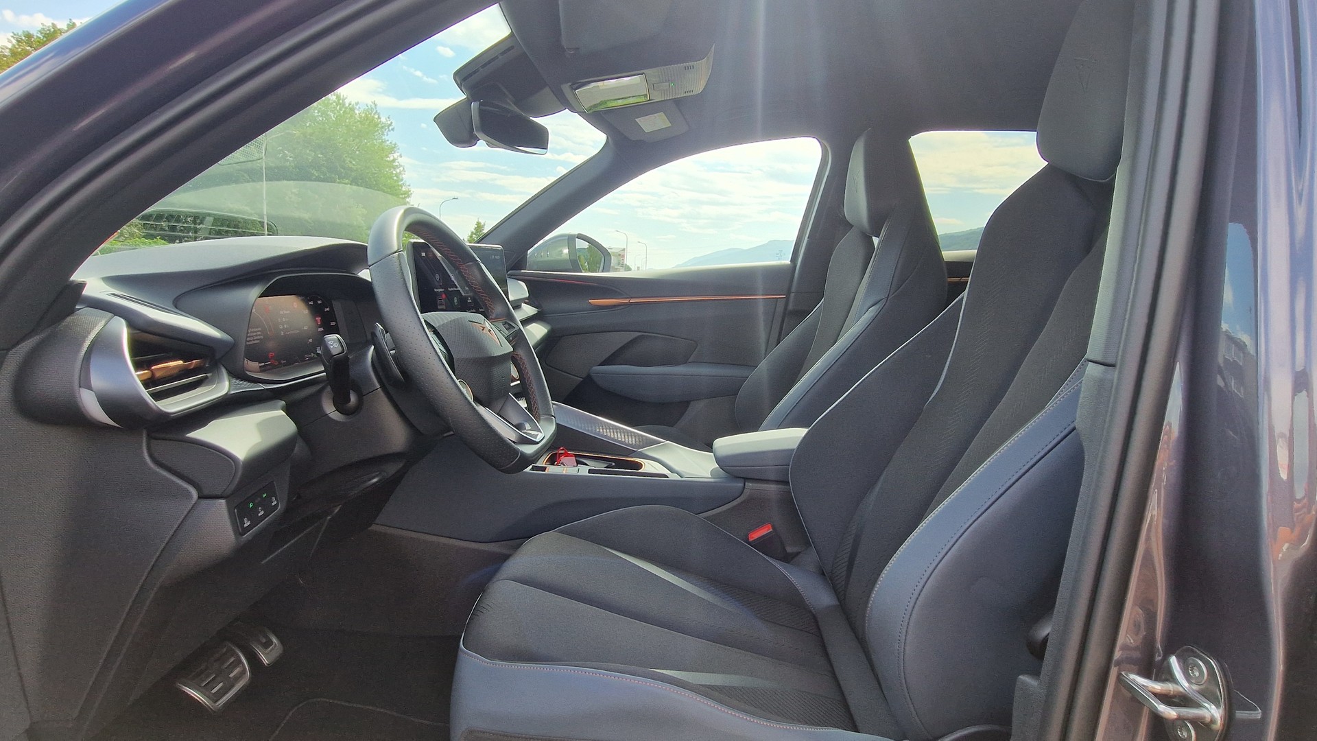 CUPRA Terramar 1.5 eHybrid DSG VZ-image-6