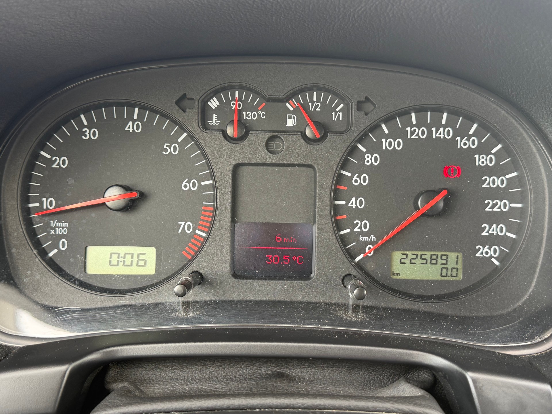 VW Golf 1.8 T GTI-image-12