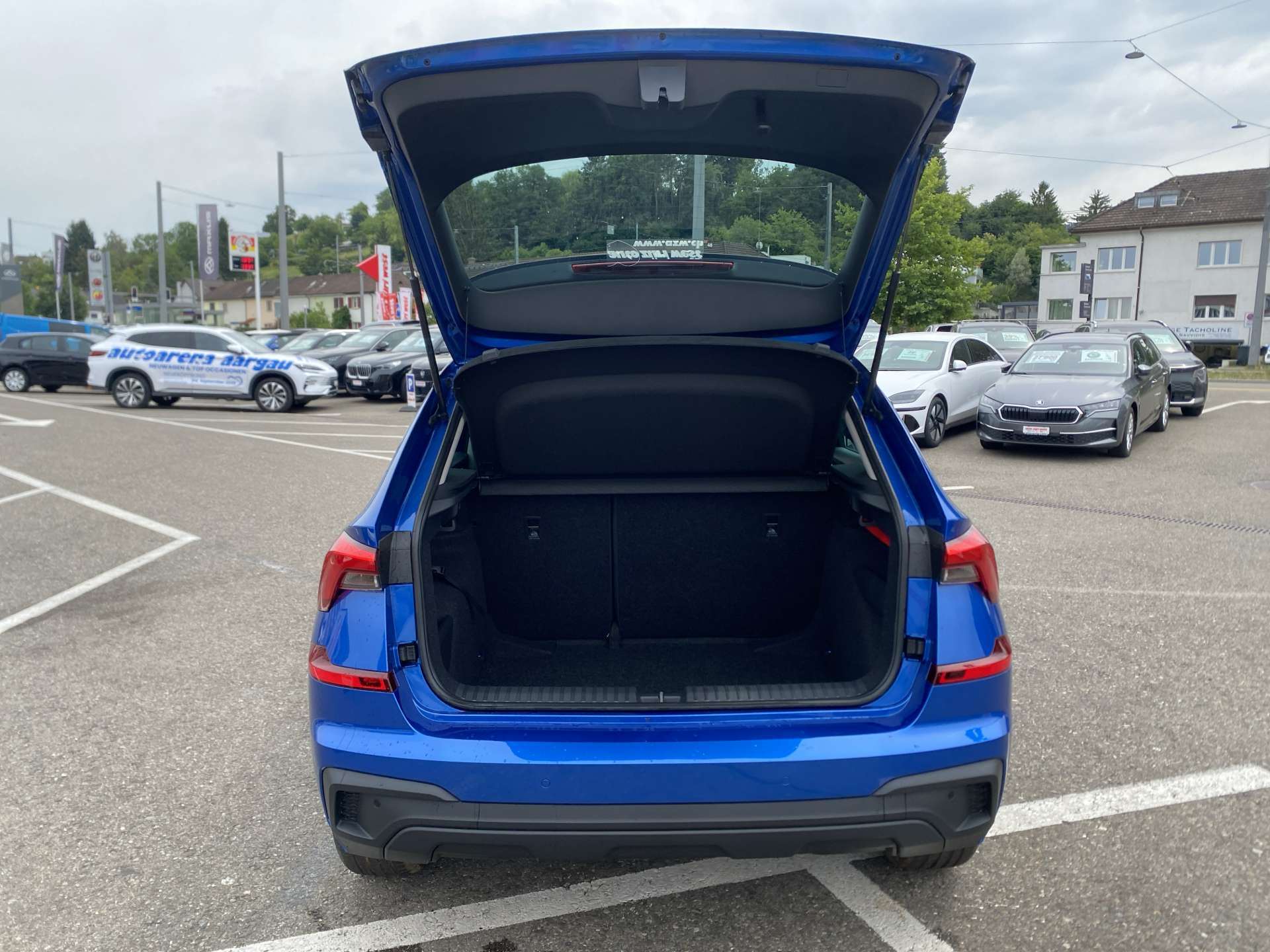 SKODA Kamiq 1.0 TSi Selection Black DSG-Automat-image-6
