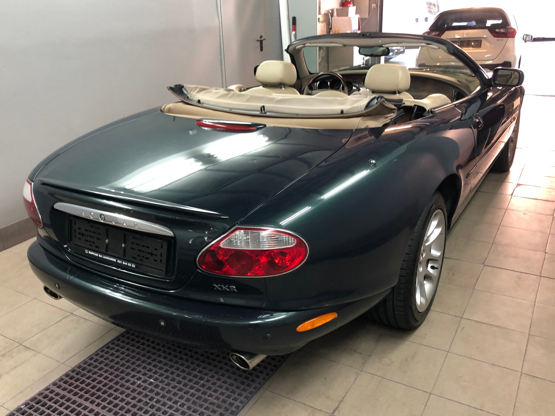 JAGUAR XKR S/C Convertible-image-5