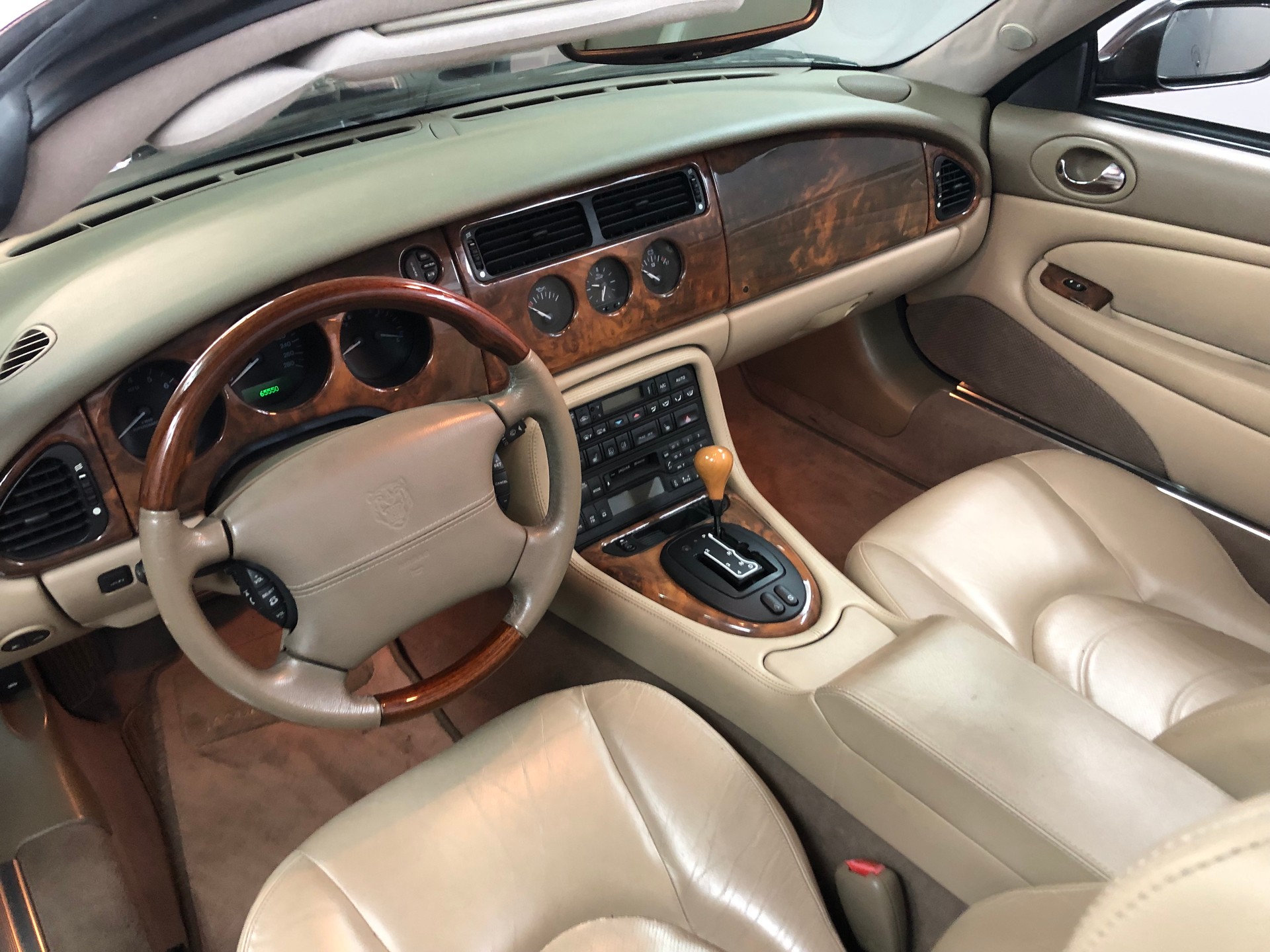 JAGUAR XKR S/C Convertible-image-7