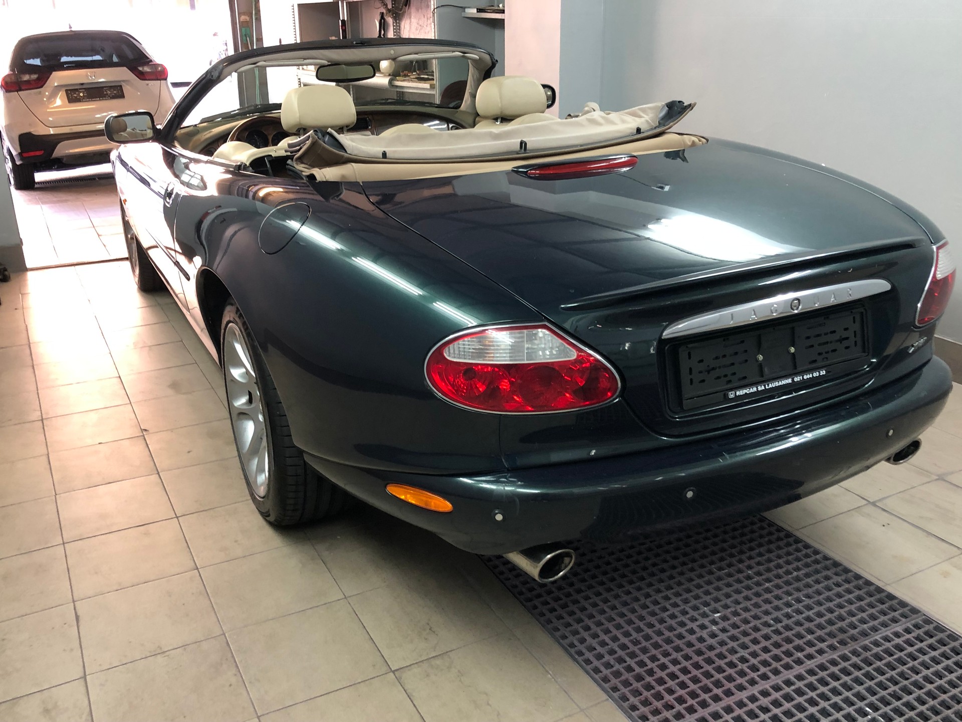 JAGUAR XKR S/C Convertible-image-4